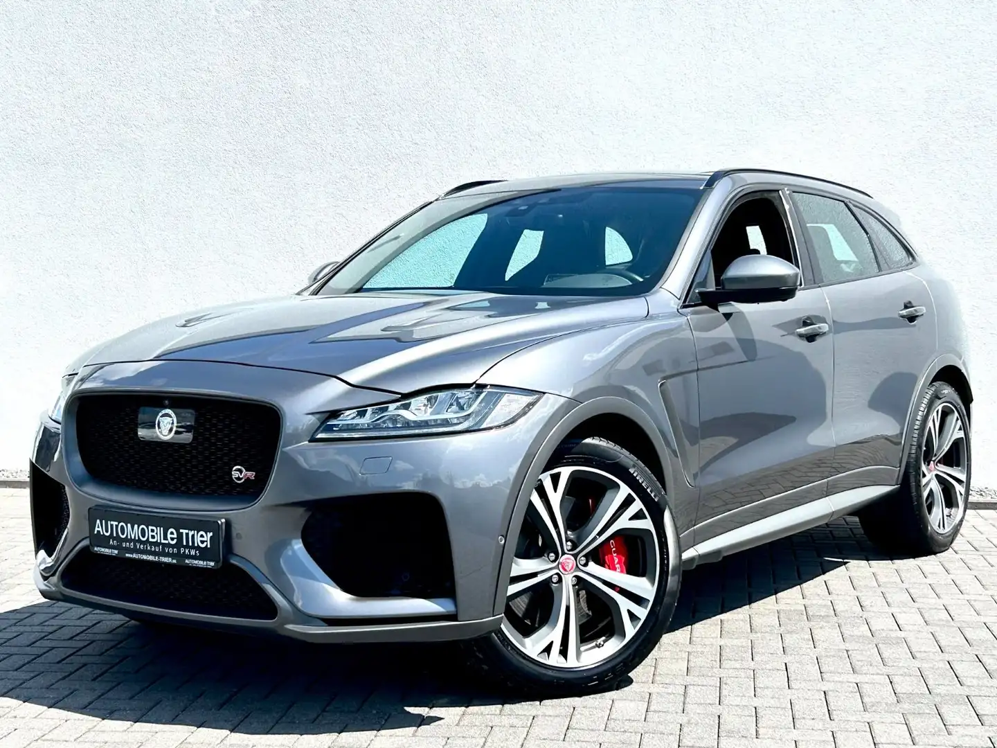 Jaguar F-Pace SVR 5.0 V8 AWD /LED/PANO/360CAM/ - 1