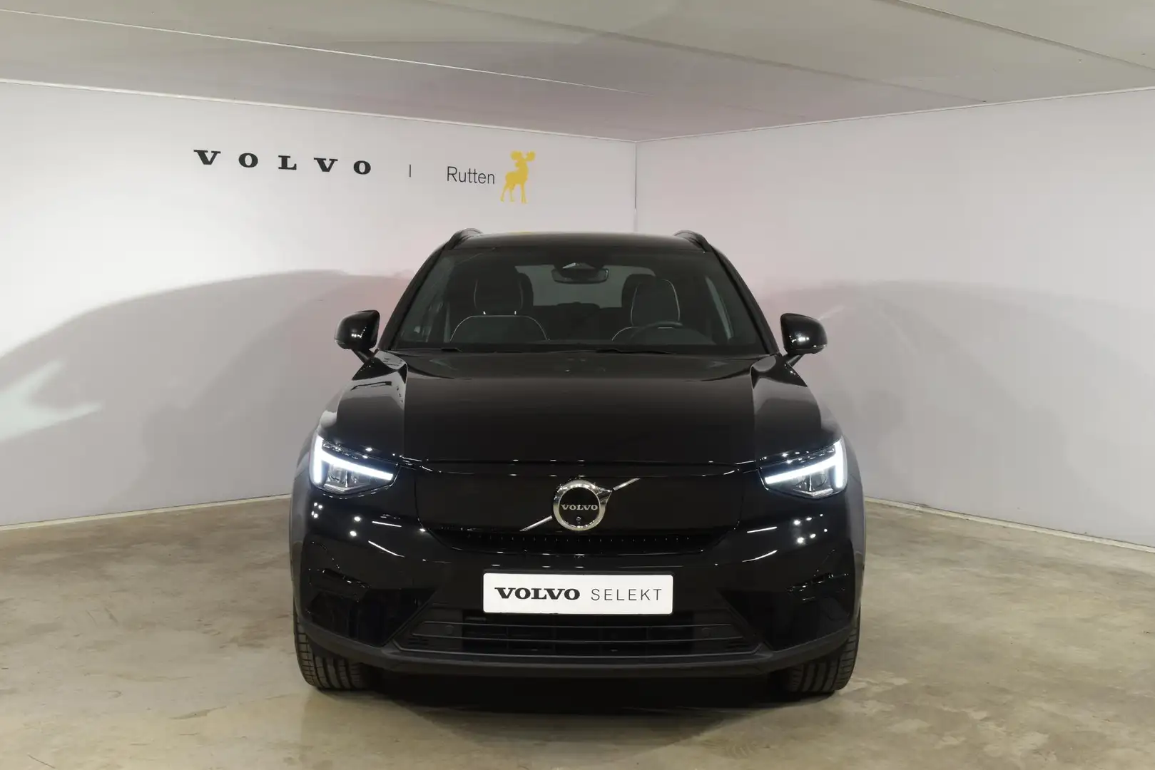 Volvo EX40 252PK Single Motor Extended Range Plus / Navigatie Zwart - 2