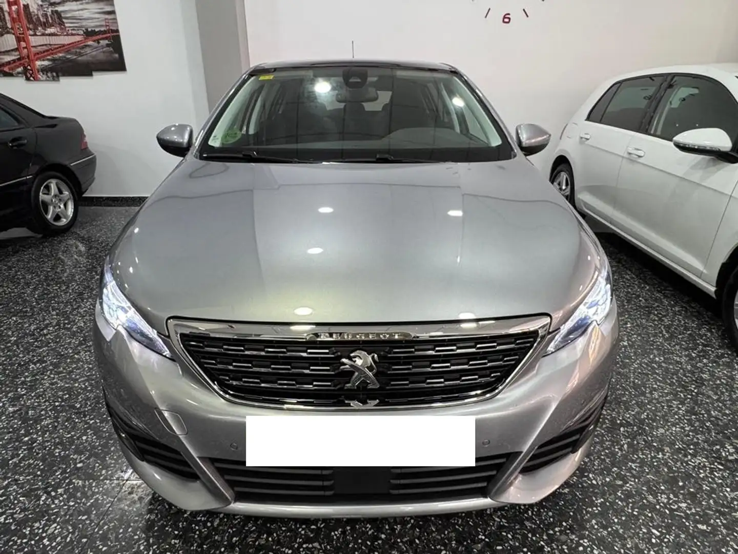 Peugeot 308 Berlina Manual de 5 Puertas Gris - 2