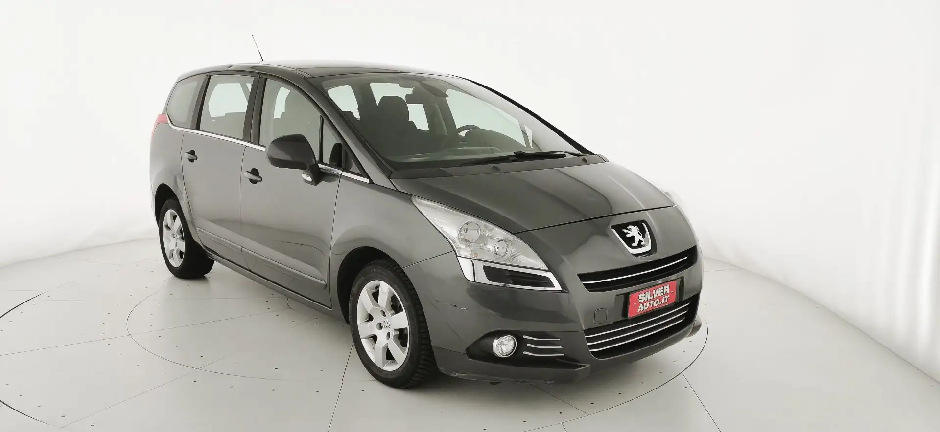 Peugeot 5008 1.6 VTi 120CV Tecno Grijs - 1