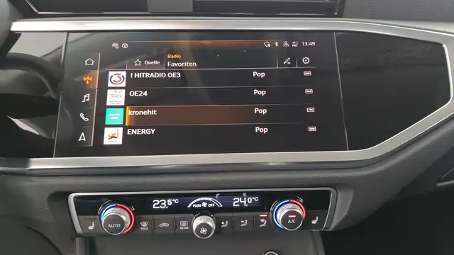 Audi Q3 view 8
