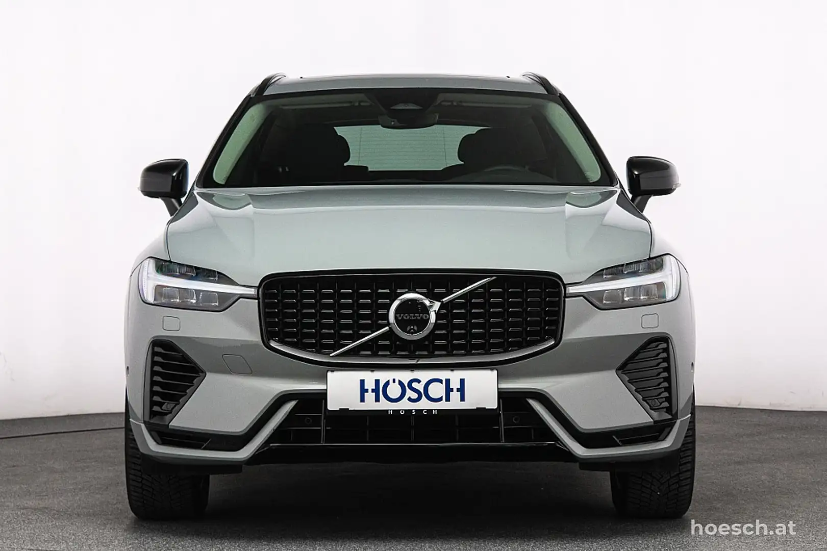 Volvo XC60 T6 eAWD Plus Dark PANO 360° H&K WINTERP Grau - 2
