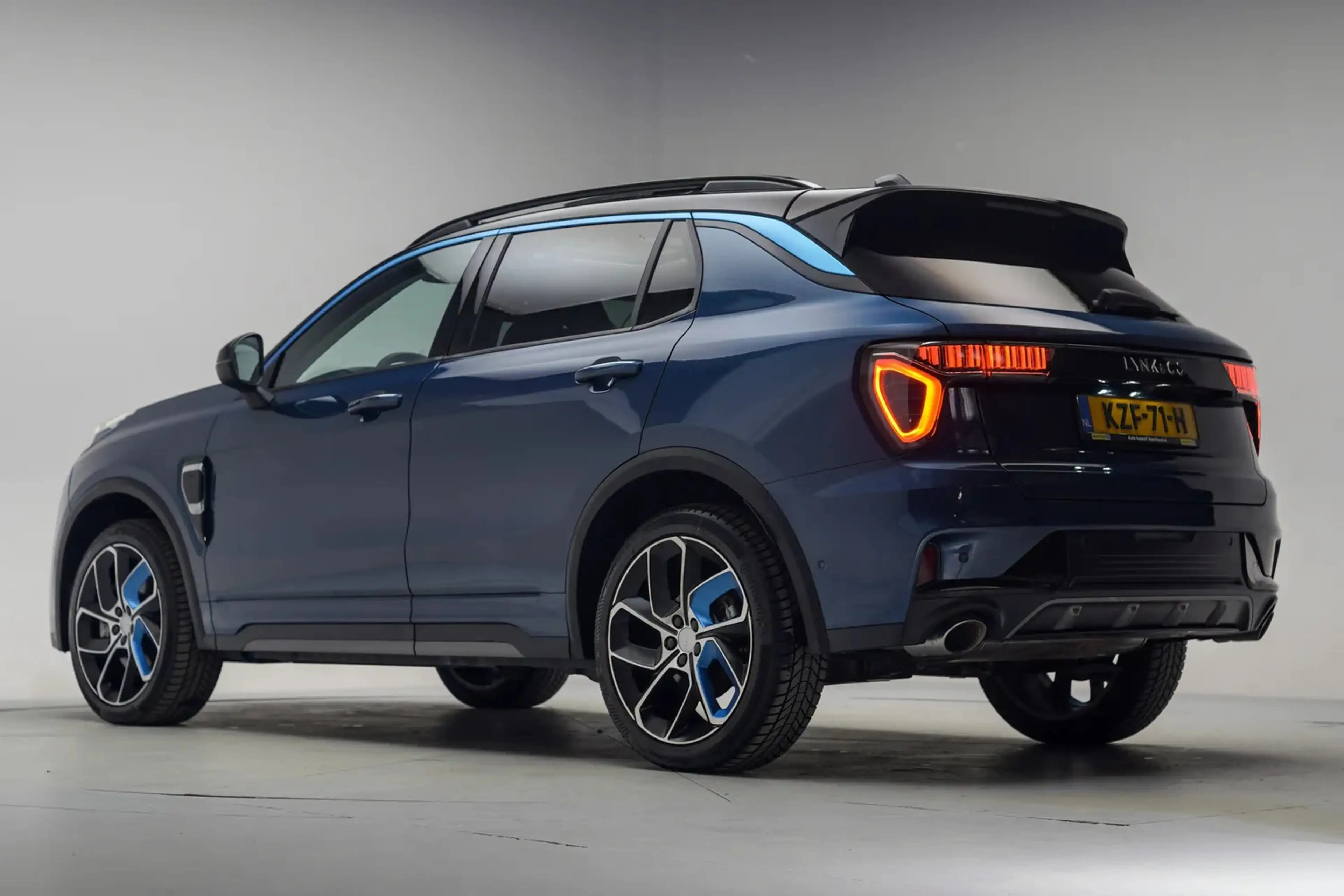 Lynk & Co 01 1.5 PHEV MY22 [ SoH 94,7% | Panorama Apple/Android — photo 3