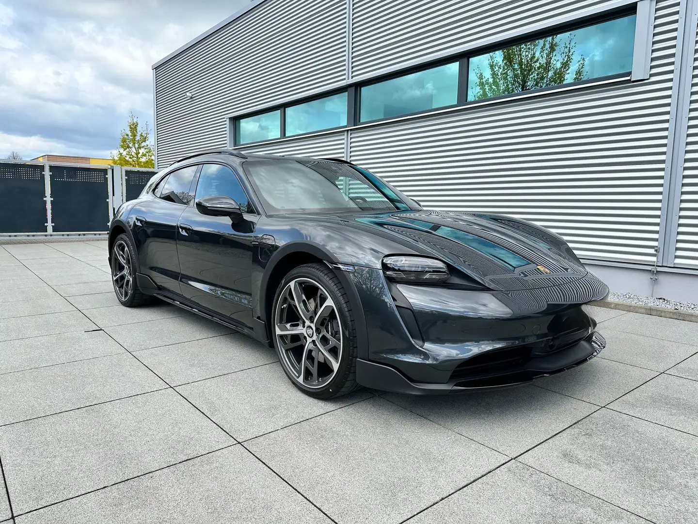 Porsche Taycan Taycan 4 Cross Turismo Grau - 1