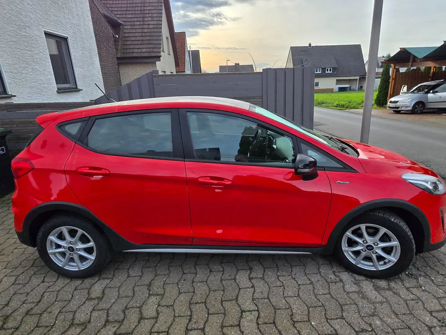 Ford Fiesta Fiesta 5-Türer 1.0 EcoBoost S Rot - 1