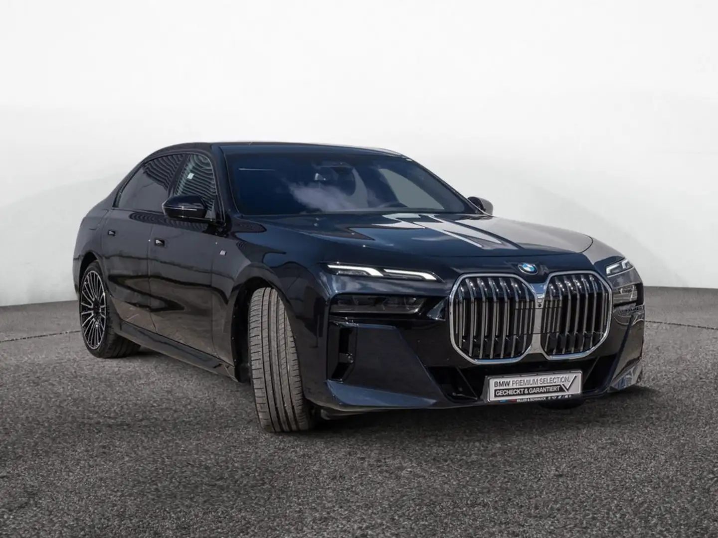 BMW 740 d xDrive M-Sport 21-ZOLL-AUTOBAHNASSIST Černá - 2