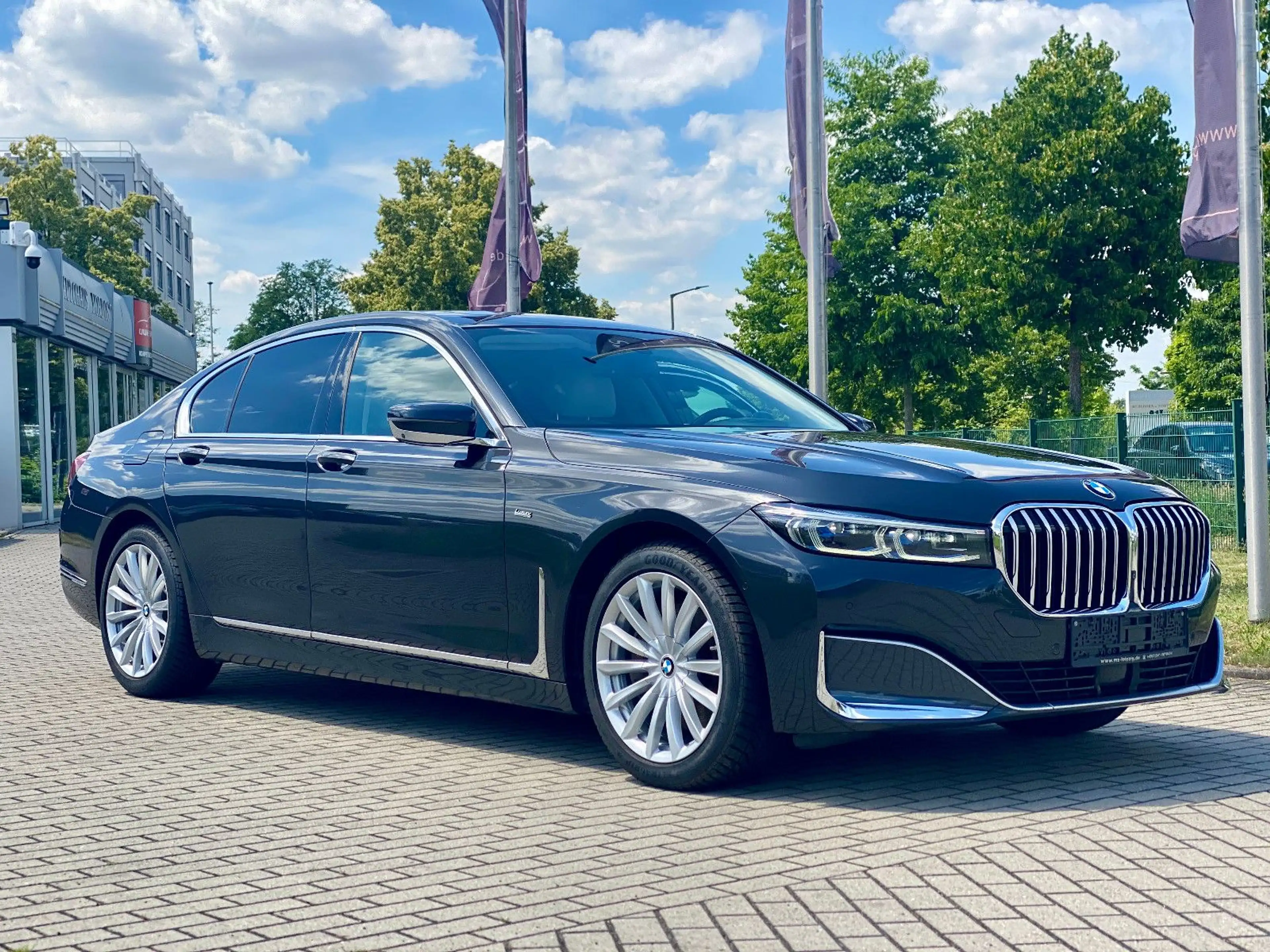 BMW 740 d xDrive Nappa Head up Massage Standheizung — photo 3