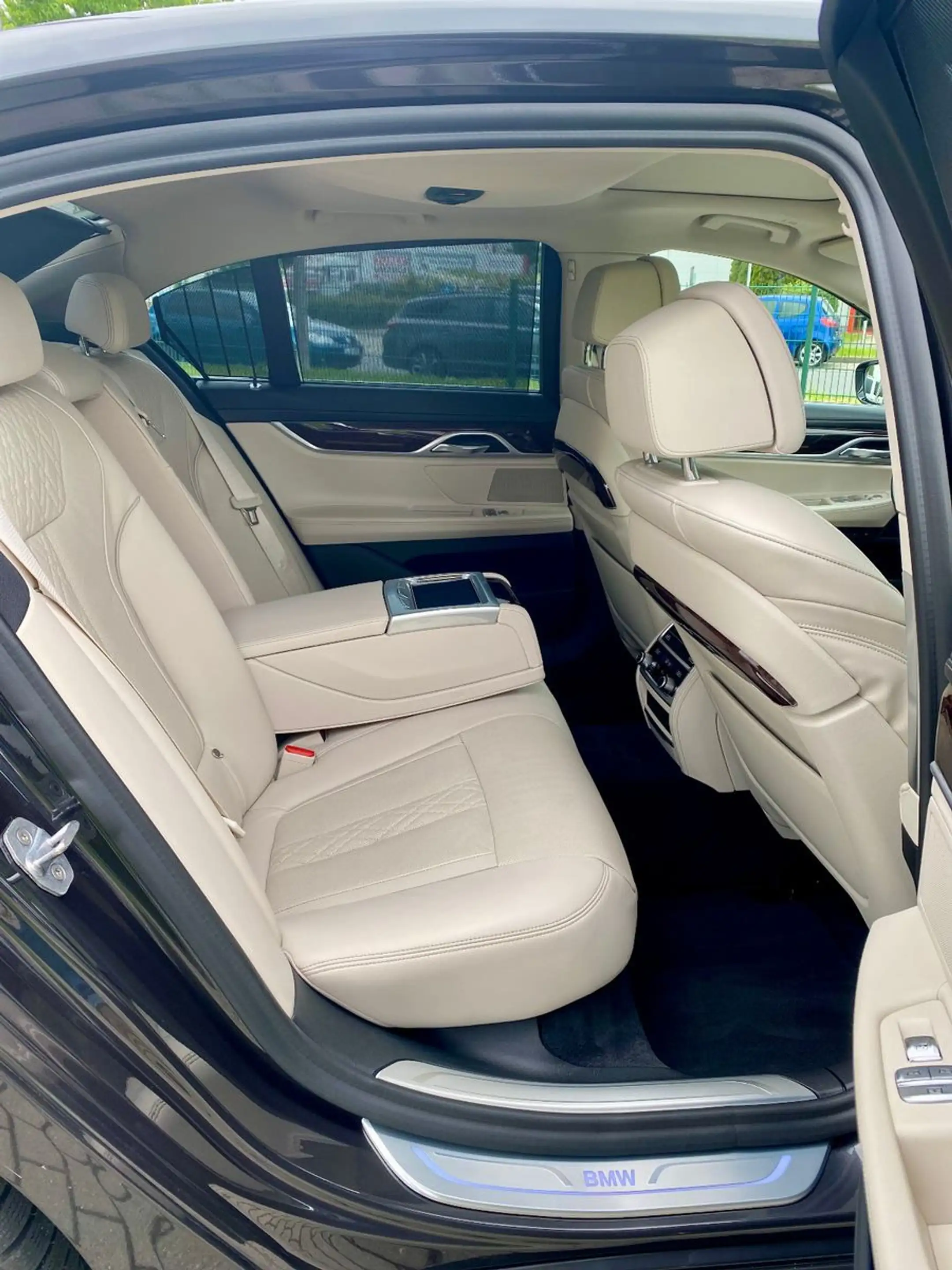 BMW 740 d xDrive Nappa Head up Massage Standheizung — photo 12