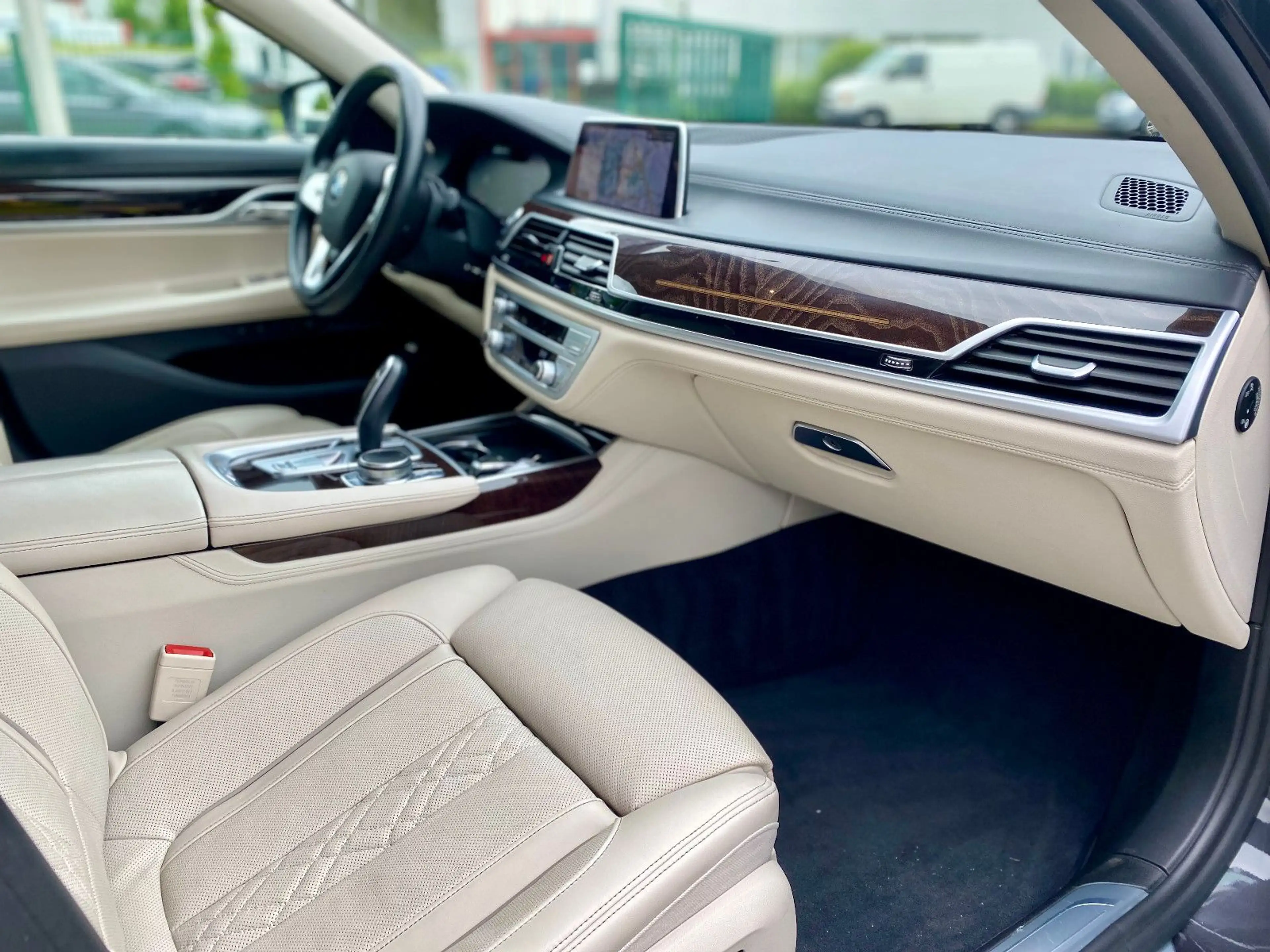 BMW 740 d xDrive Nappa Head up Massage Standheizung — photo 14