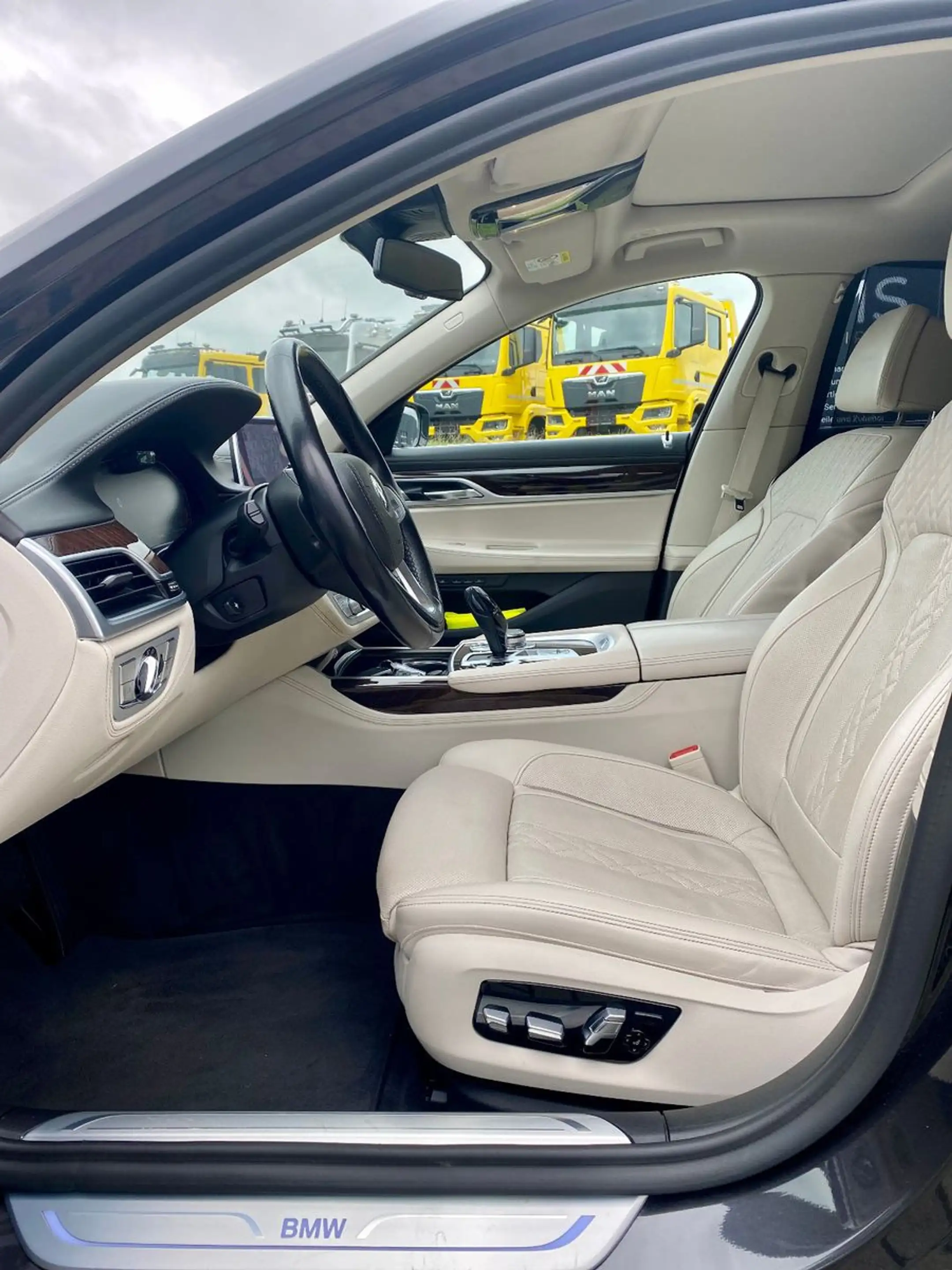 BMW 740 d xDrive Nappa Head up Massage Standheizung — photo 7