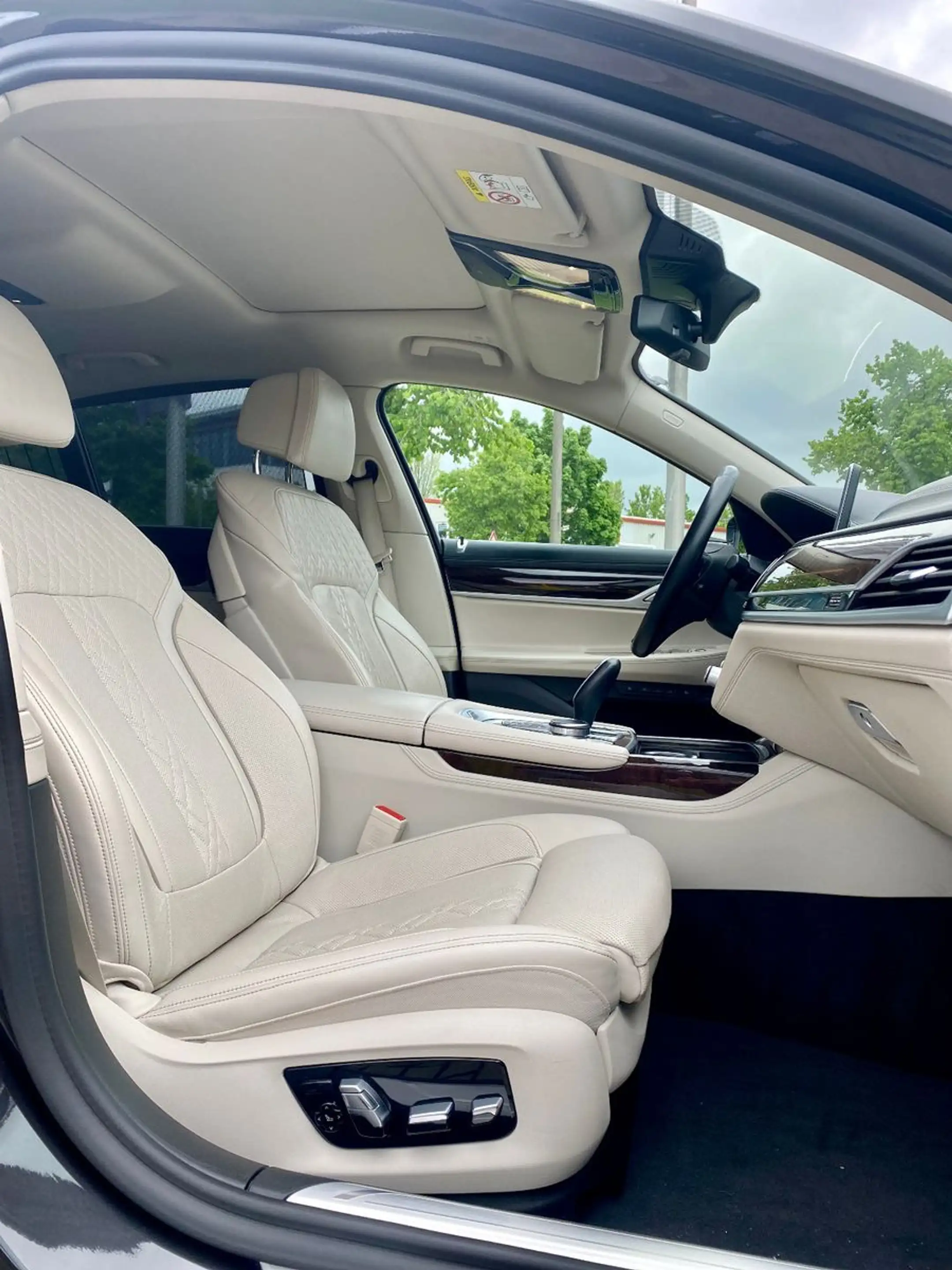 BMW 740 d xDrive Nappa Head up Massage Standheizung — photo 13