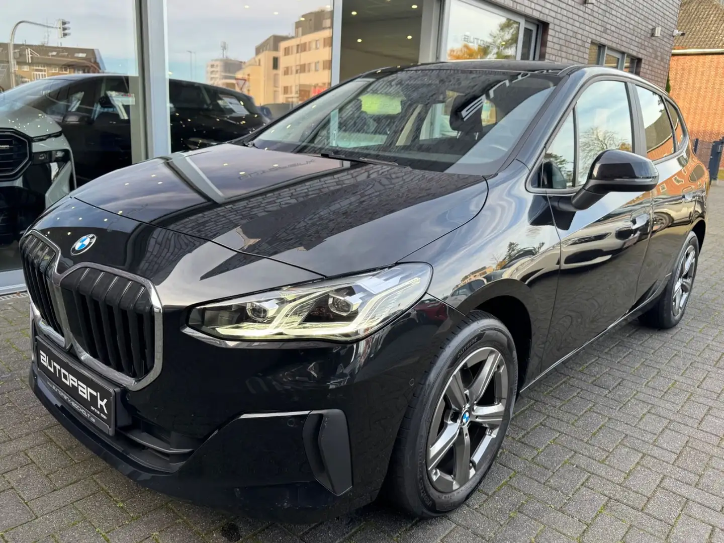 BMW 218 Premium-Paket DA+ ACC AHK Noir - 1