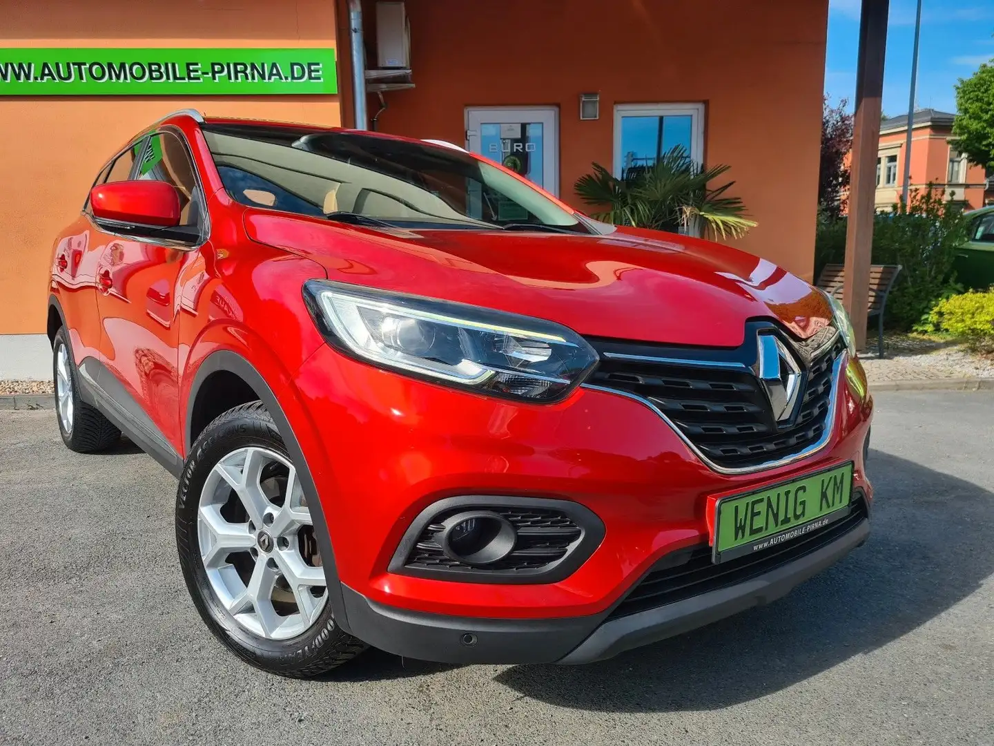 Renault Kadjar TCe 140 Limited 6-G, 1.HAND mit WENIG KM! Rot - 1