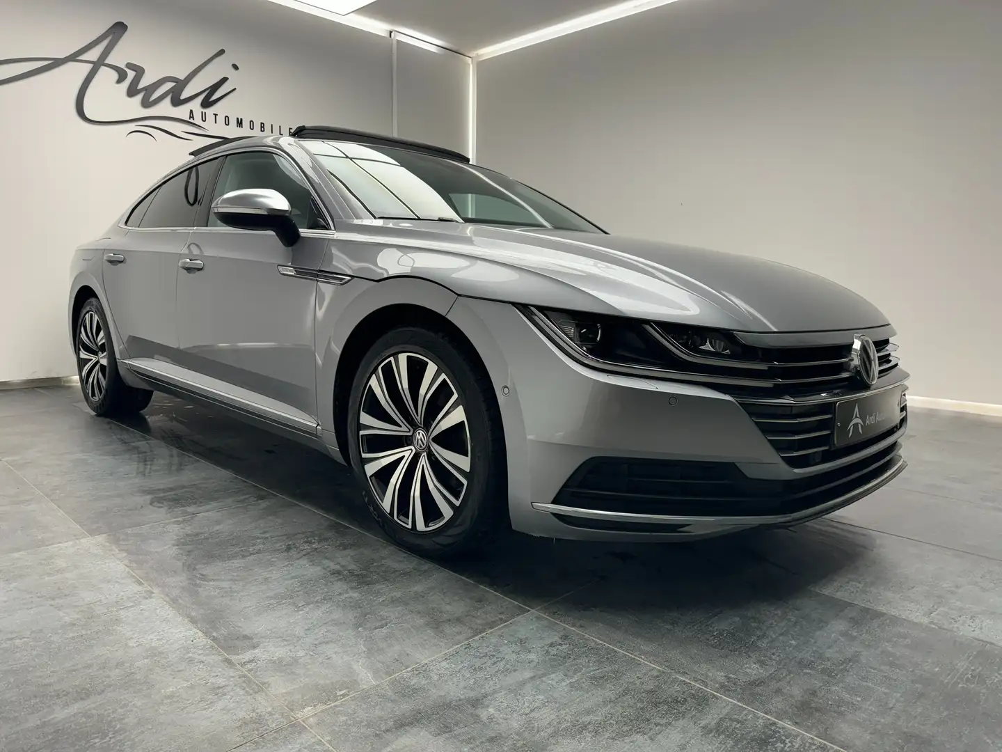 Volkswagen Arteon 2.0 TDi R-Line *GARANTIE 12 MOIS*TOIT OUVRANT* Grijs - 2