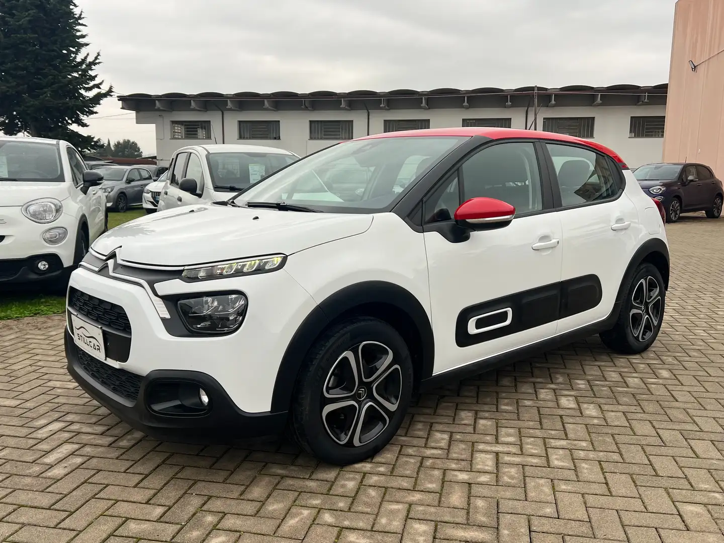 Citroen C3 1.2 puretech Shine neopatentati Bianco - 1