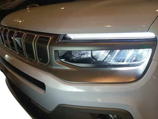 Jeep Avenger view 9