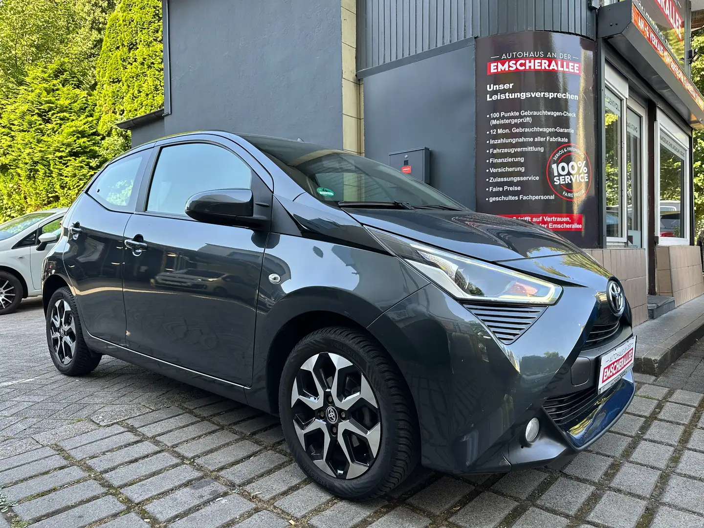 Toyota Aygo x-play connect/KAMERA/ACP/1.HAND Grau - 1