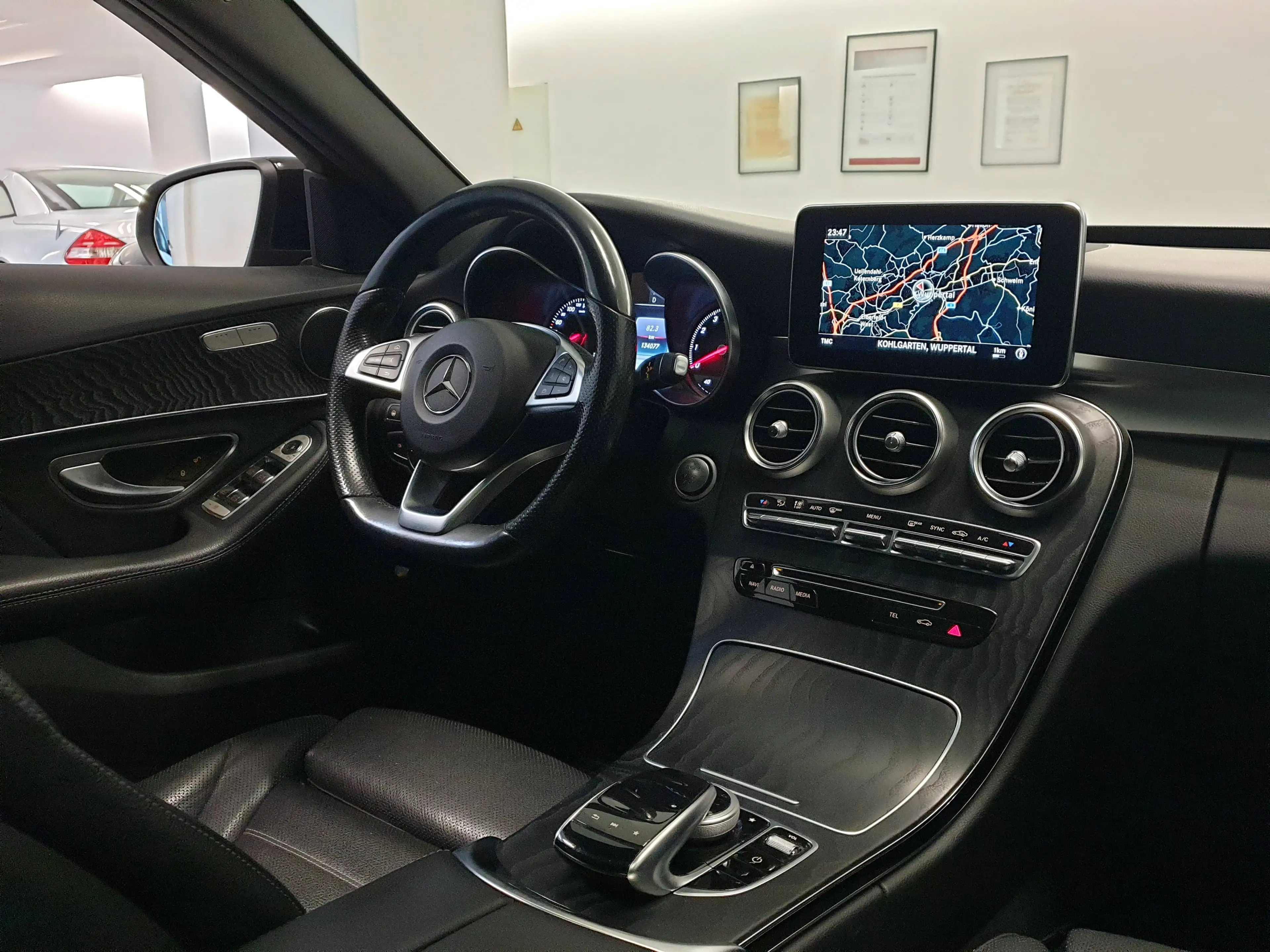 Mercedes-Benz C 400 C 400 4Matic 9G AMG HUD 360 PANO DTR+ AIRMATIC LED — photo 8