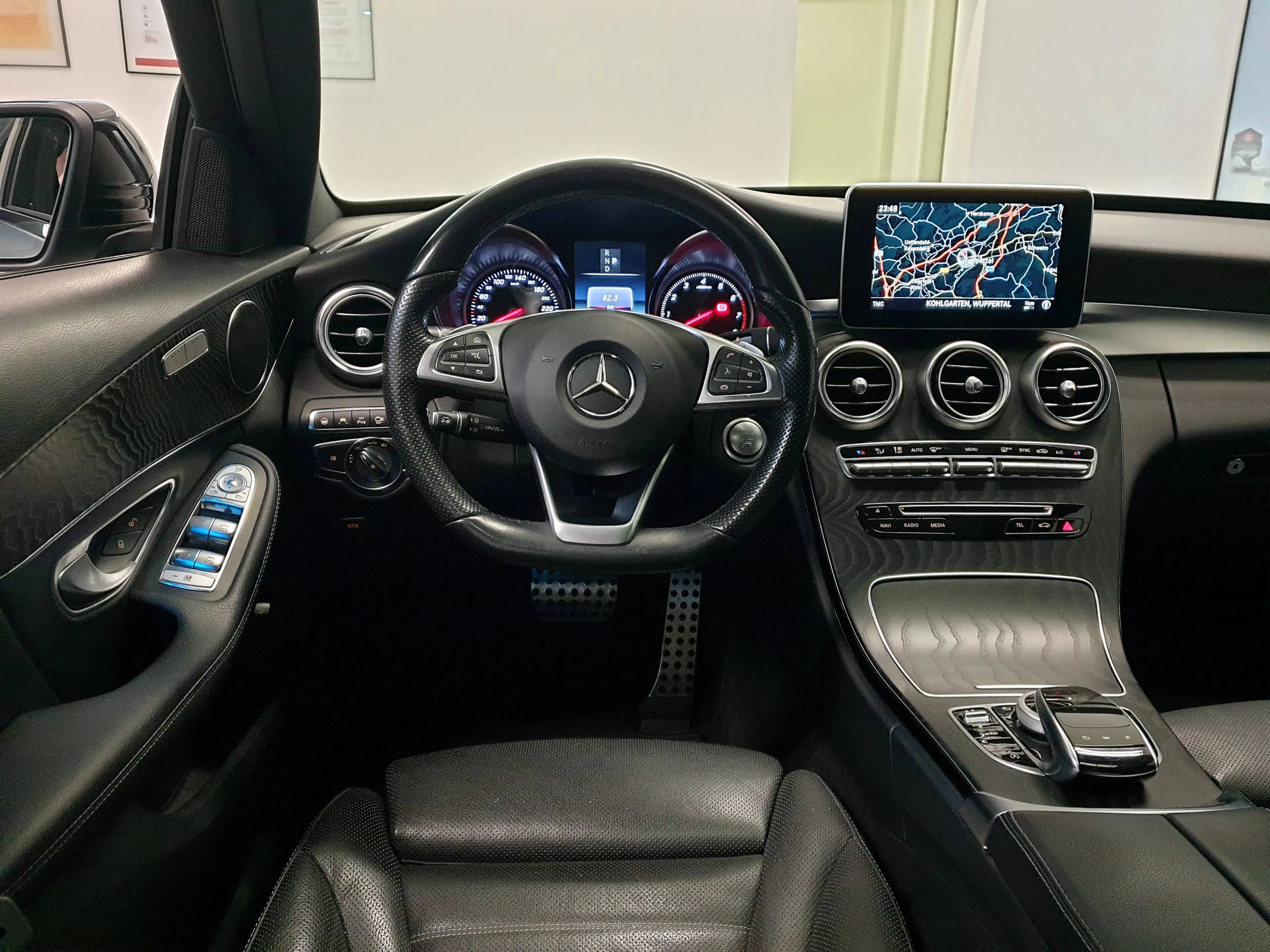 Mercedes-Benz C 400 C 400 4Matic 9G AMG HUD 360 PANO DTR+ AIRMATIC LED — photo 7