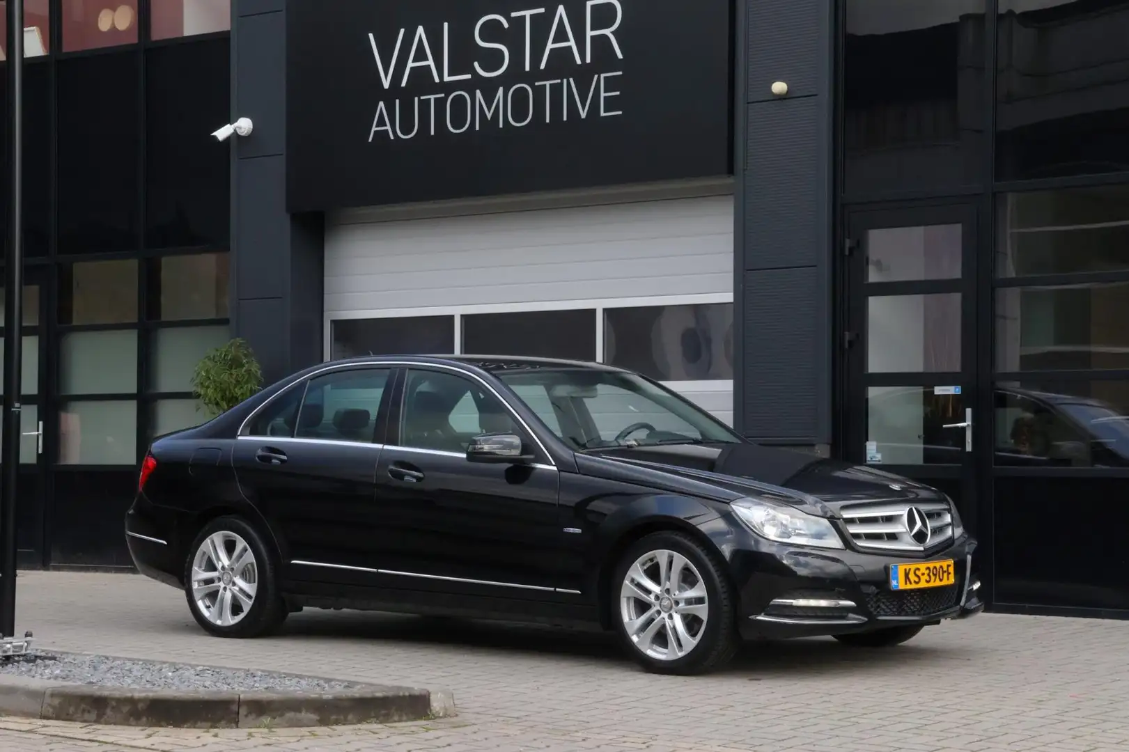 Mercedes-Benz C 180 Business Class Avantgarde |Clima | Stoelverwarming Zwart - 1
