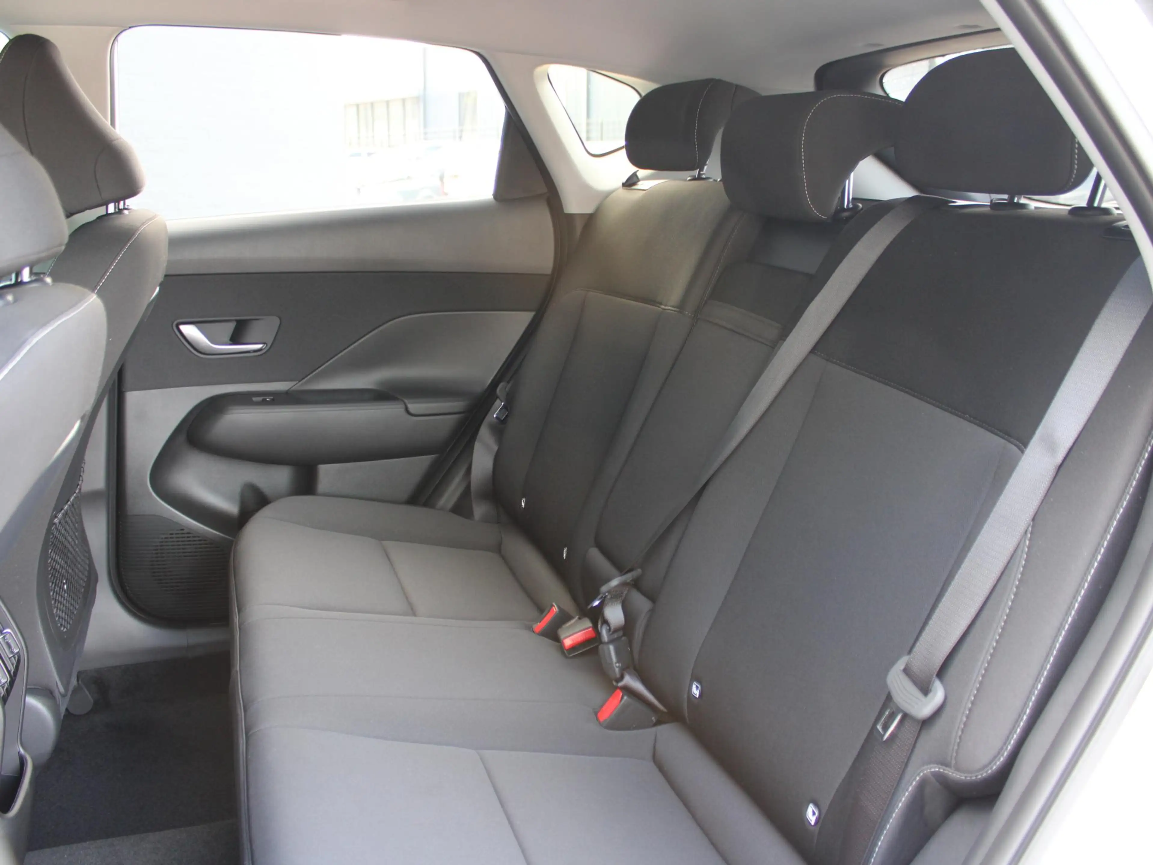 Hyundai KONA 1.6 GDI HEV Comfort — photo 11
