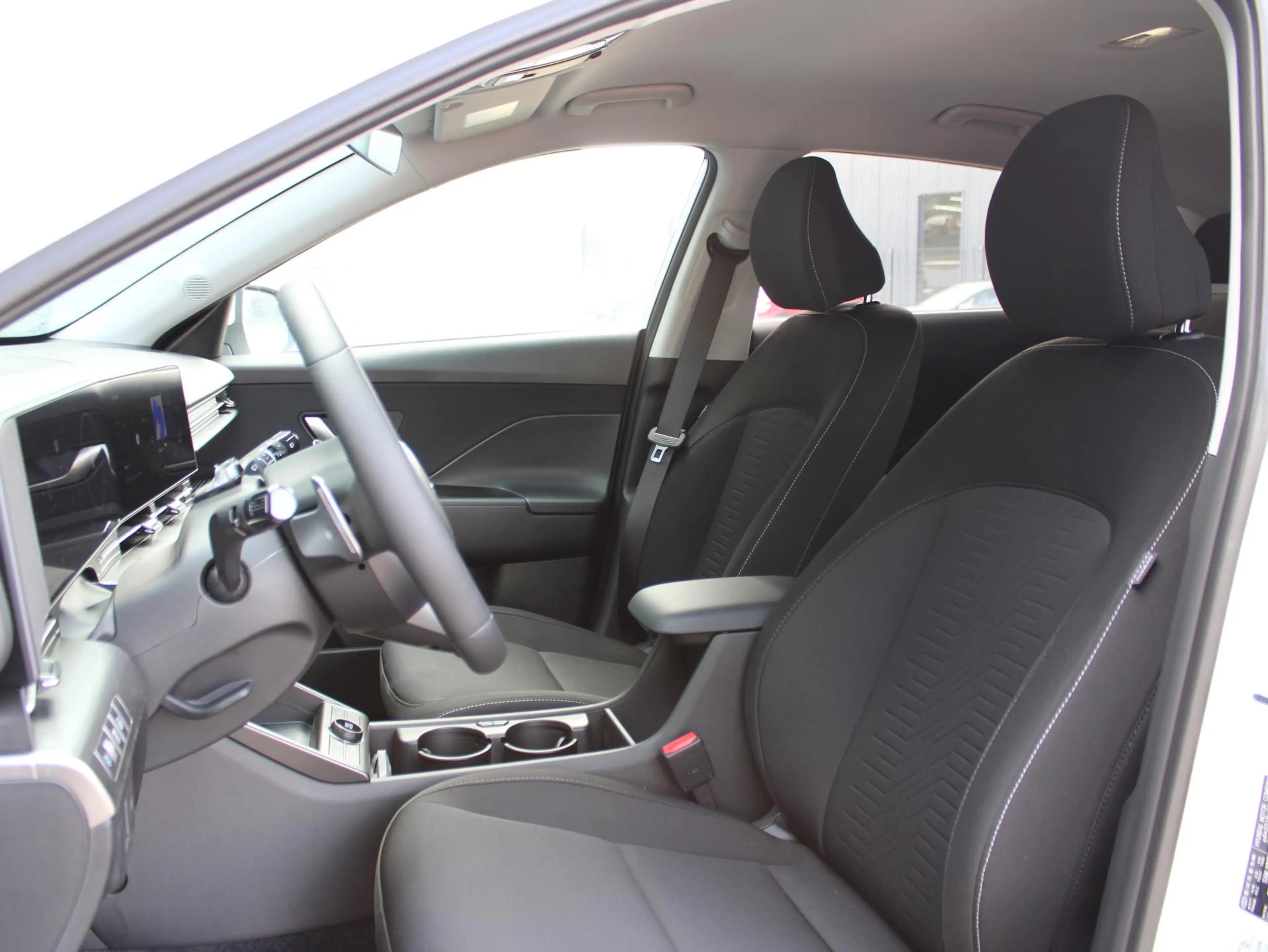 Hyundai KONA 1.6 GDI HEV Comfort — photo 9