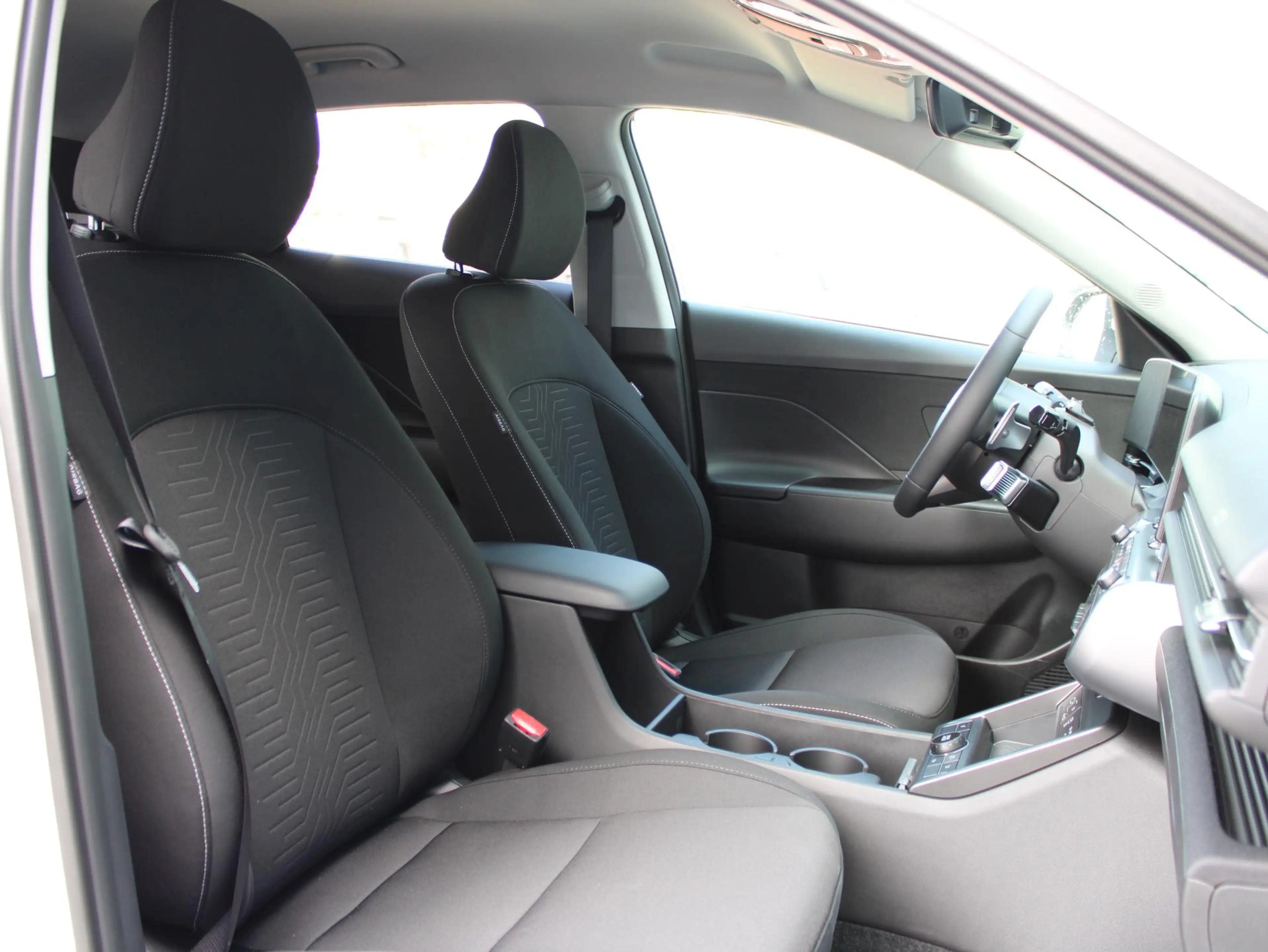 Hyundai KONA 1.6 GDI HEV Comfort — photo 14