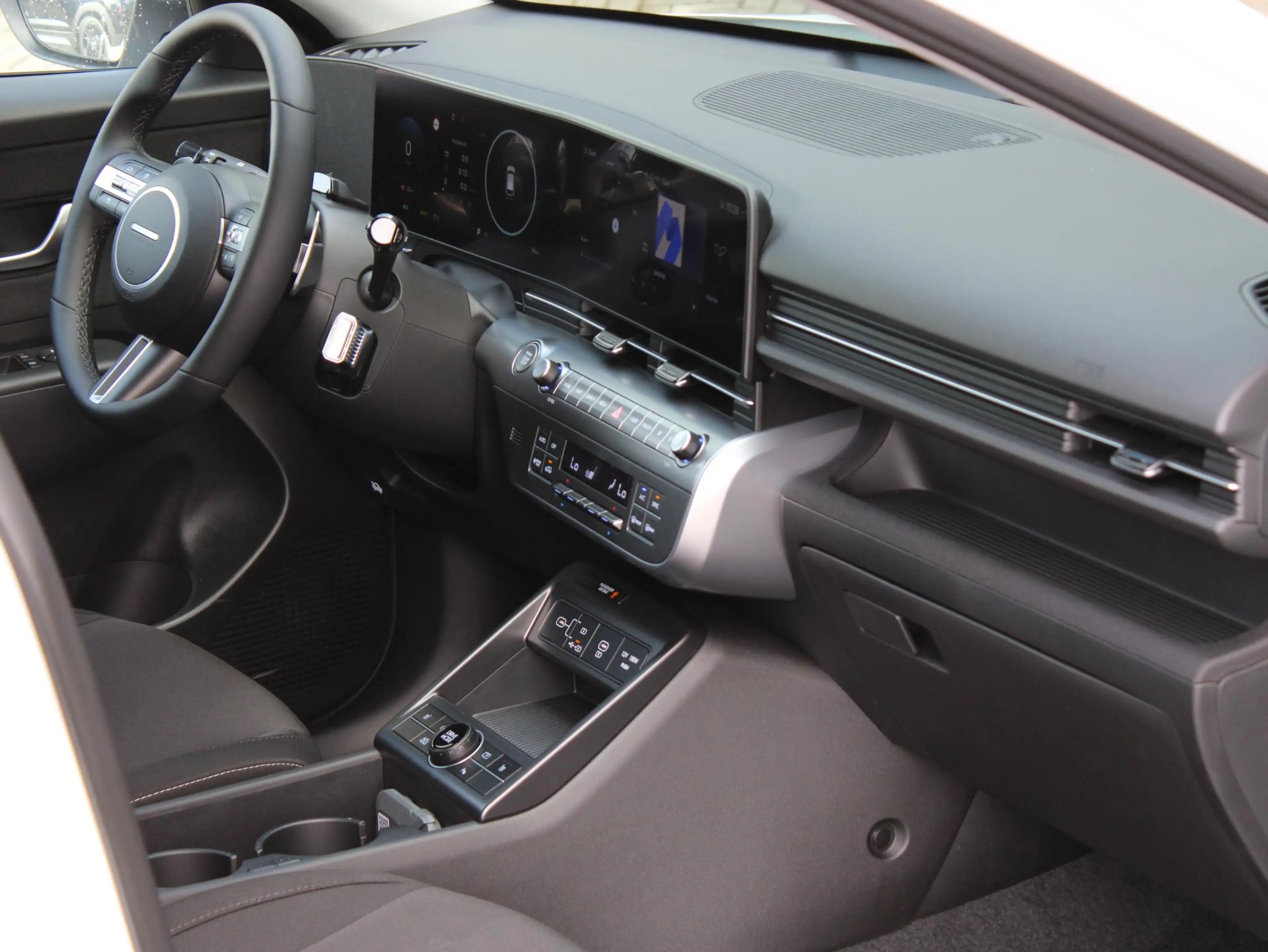 Hyundai KONA 1.6 GDI HEV Comfort — photo 13