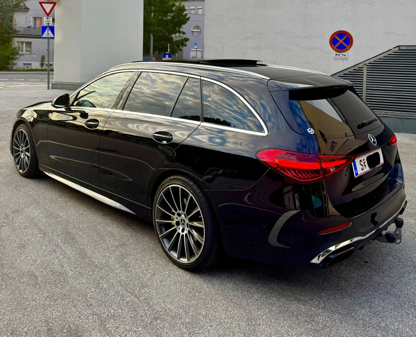 Mercedes-Benz C 220 C 220 d (206.204) Schwarz - 2