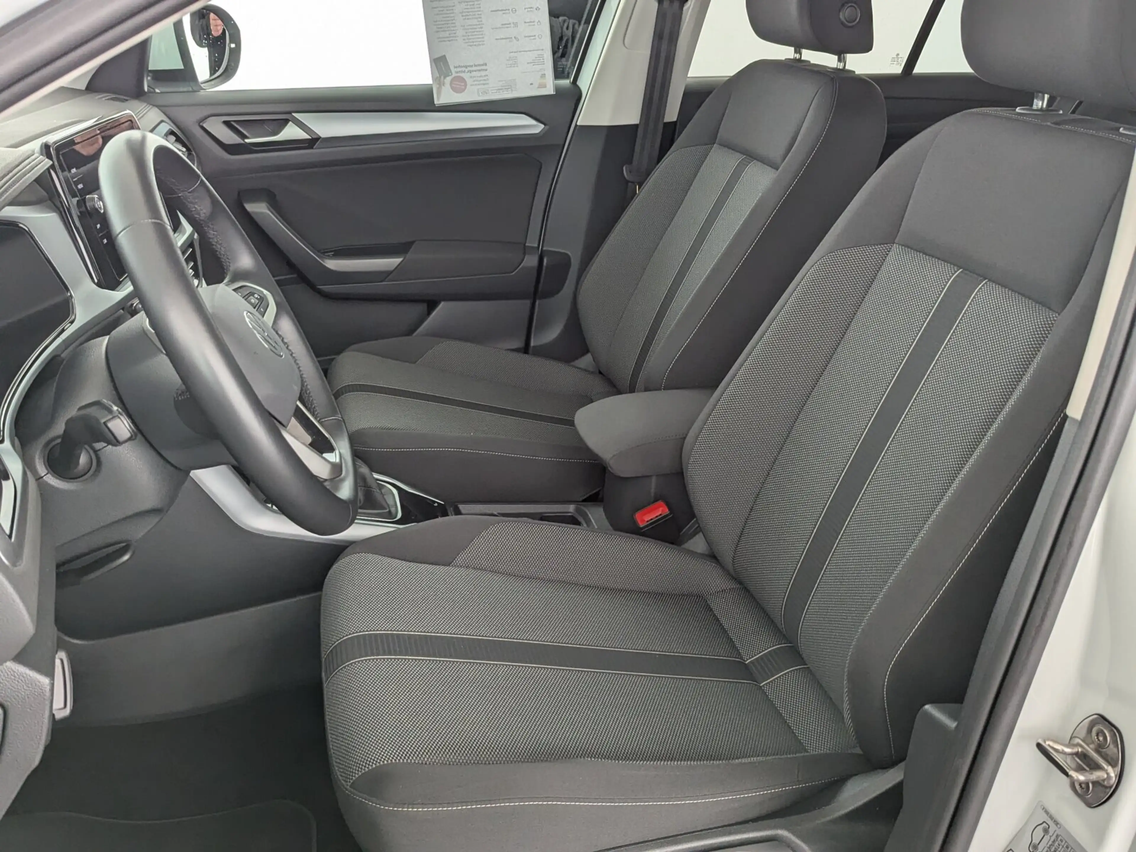 Volkswagen T-Roc T-Roc 1.5 TSI Life DSG LED+CARPLAY+SHZ+PDC+ Klima — photo 15