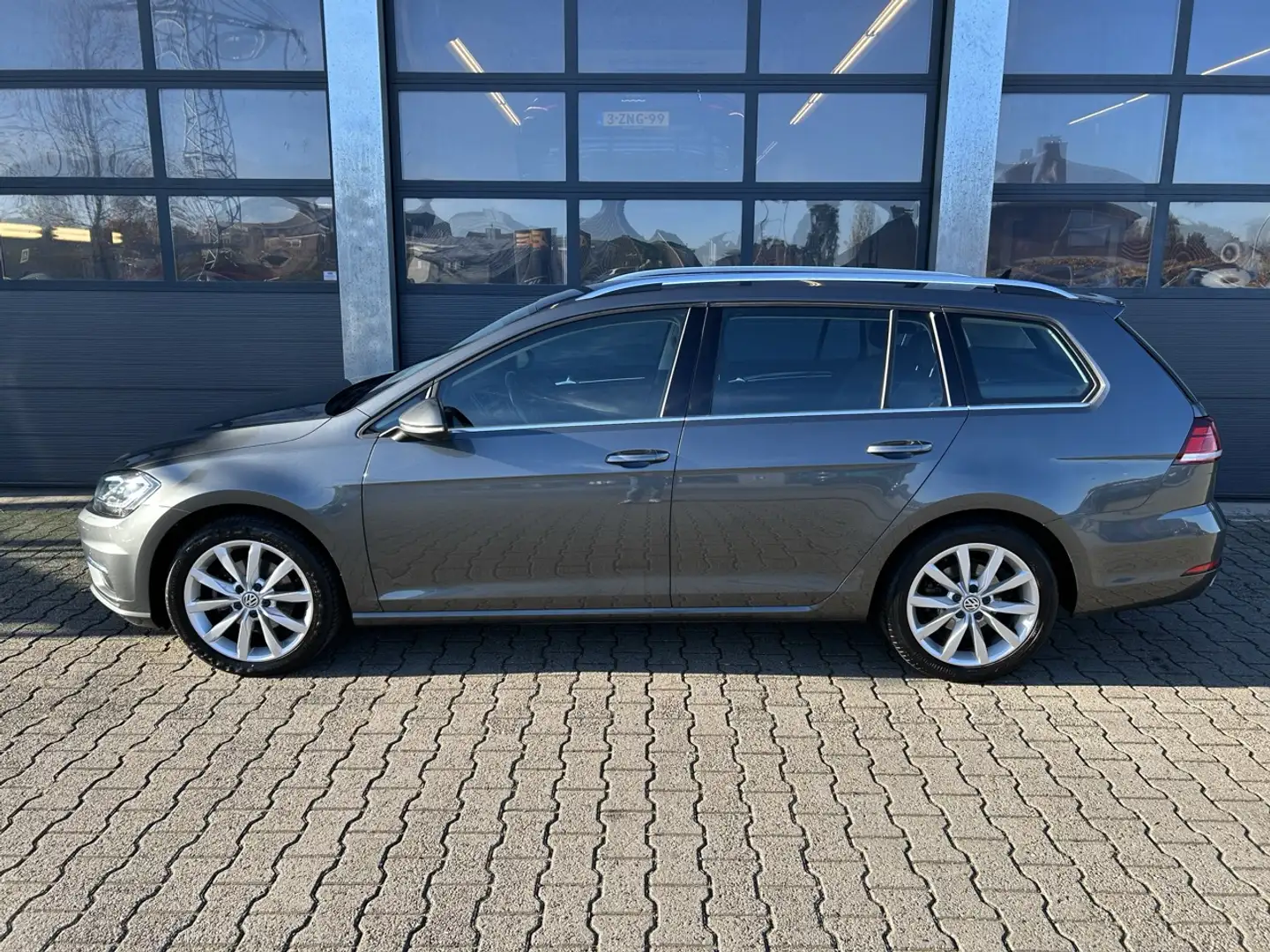 Volkswagen Golf Variant 1.5 TSI 150pk 7-DSG Highline Gris - 2