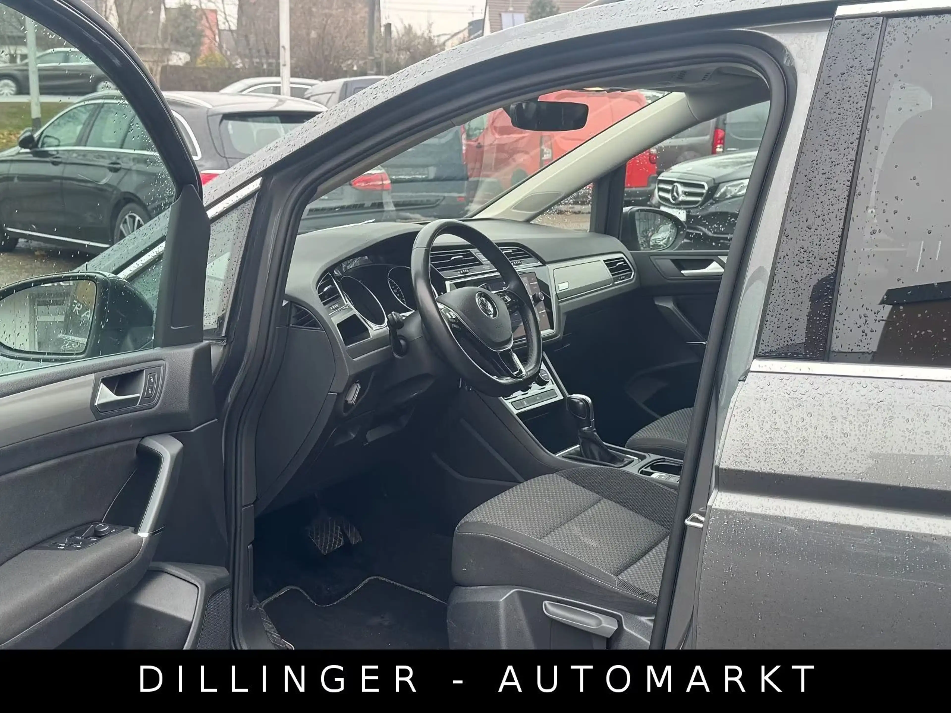 Volkswagen Touran 1.6 TDI DSG Comfortline 7-Sitzer AHK ACC — photo 10