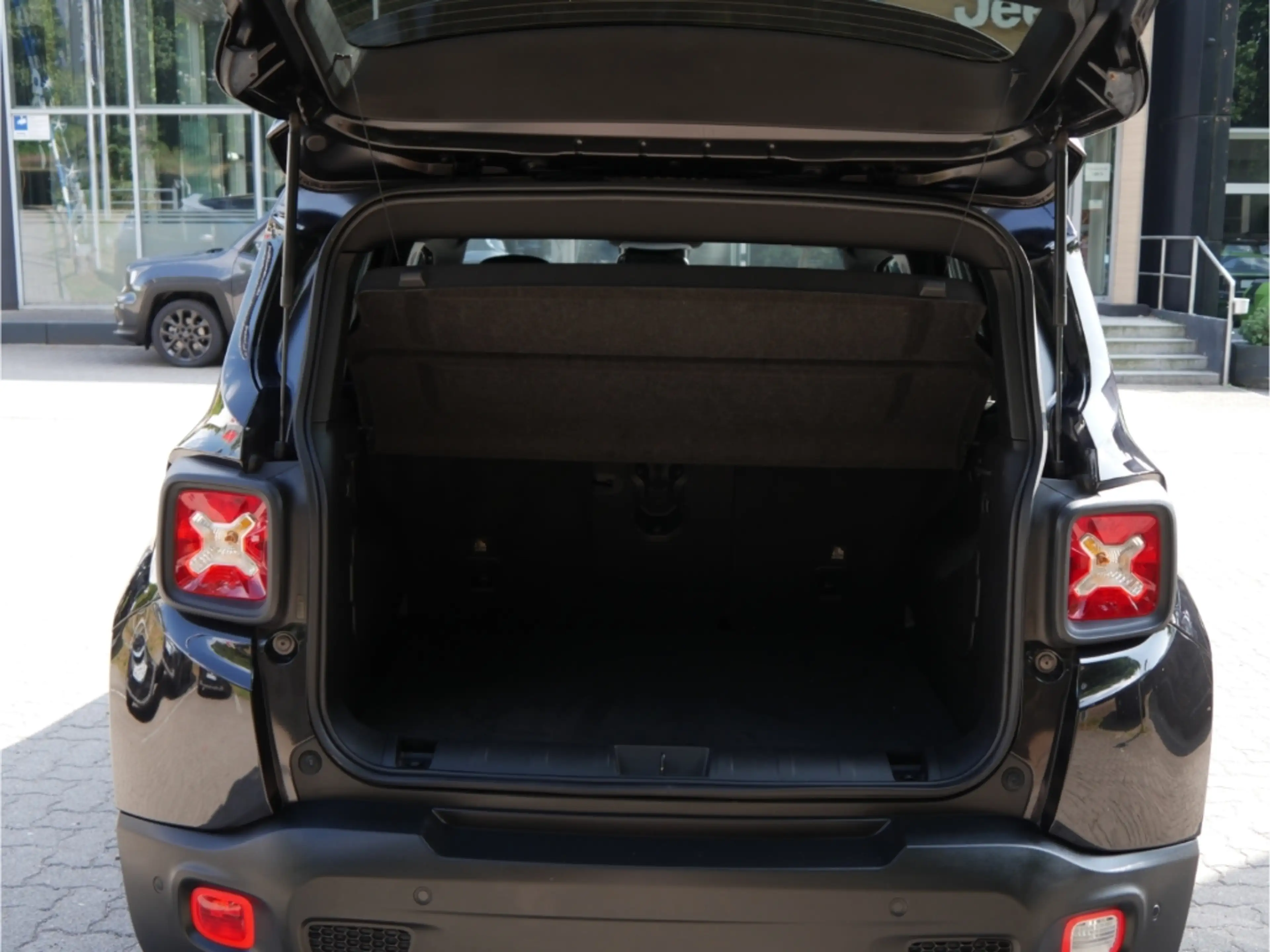 Jeep Renegade S FWD — photo 12