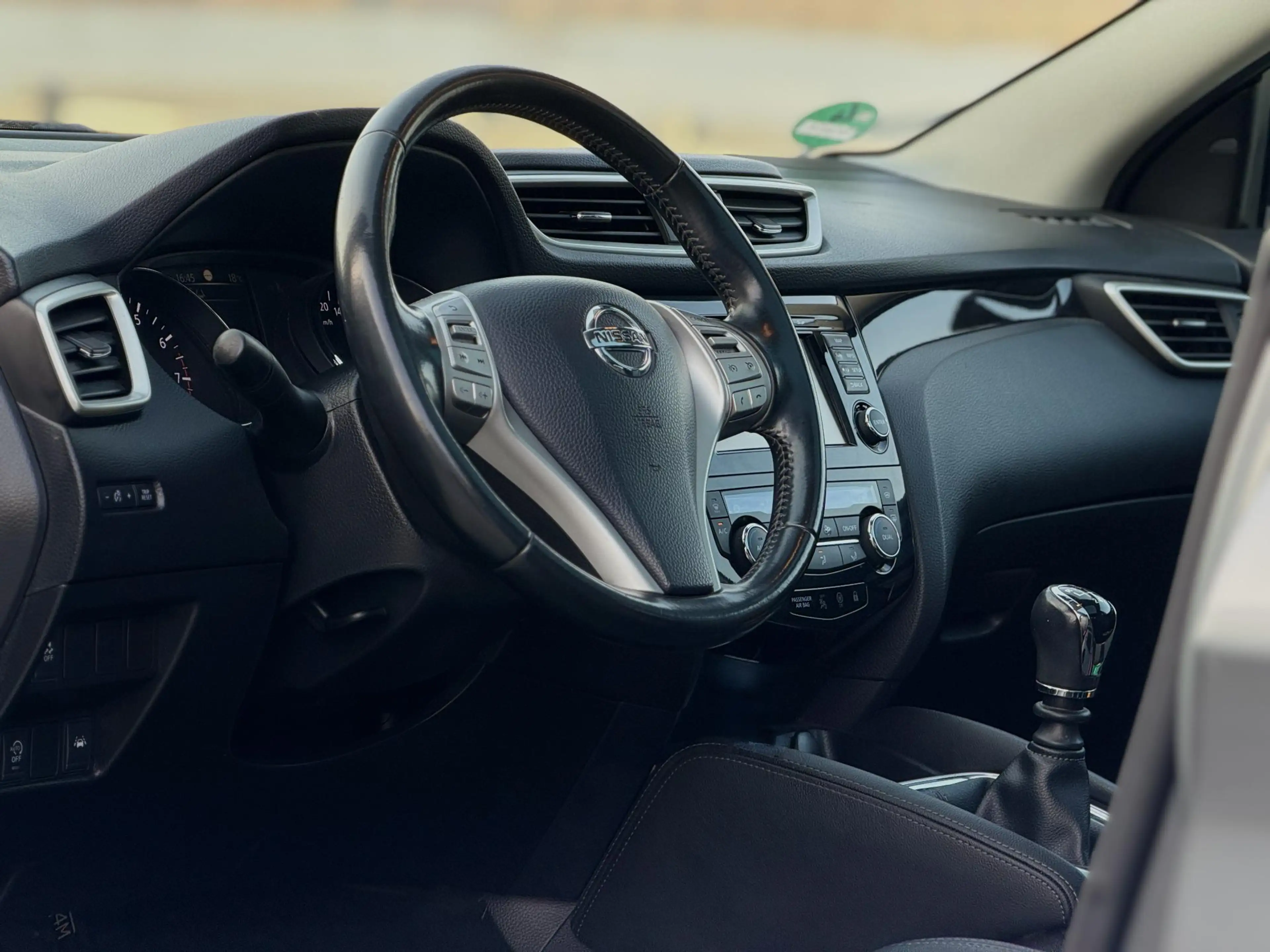 Nissan Qashqai 1.2 Tekna|Pano|Trekhaak|Stoelverwarming|360cam — photo 10