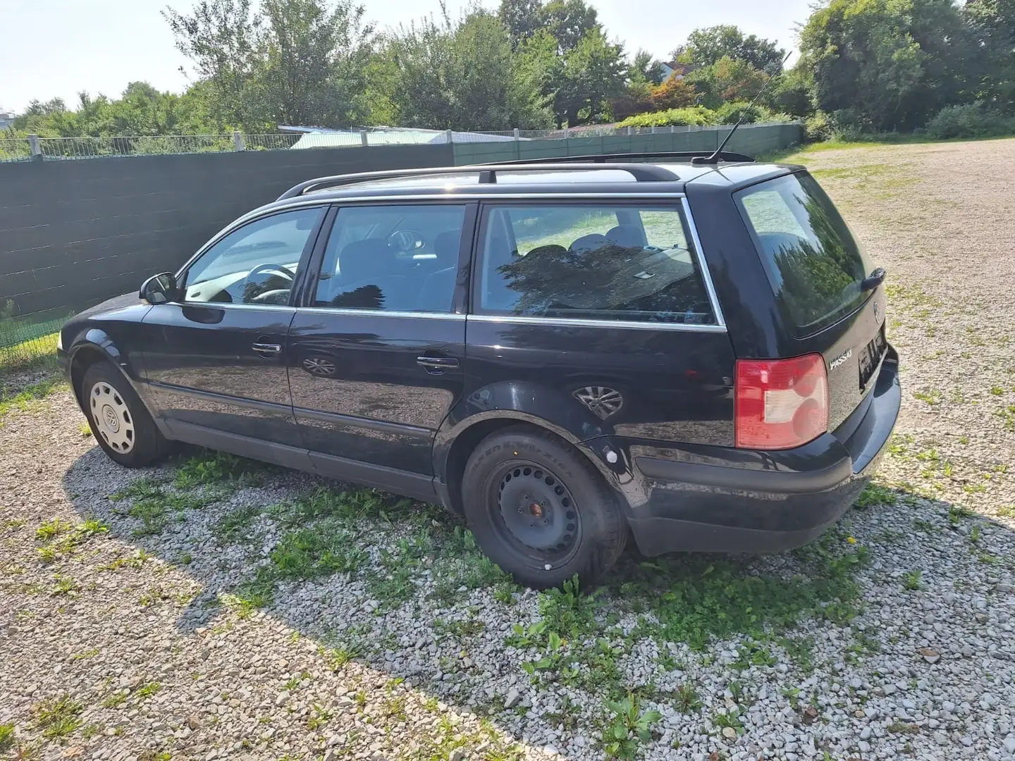 Volkswagen Passat Variant Basis Fekete - 1