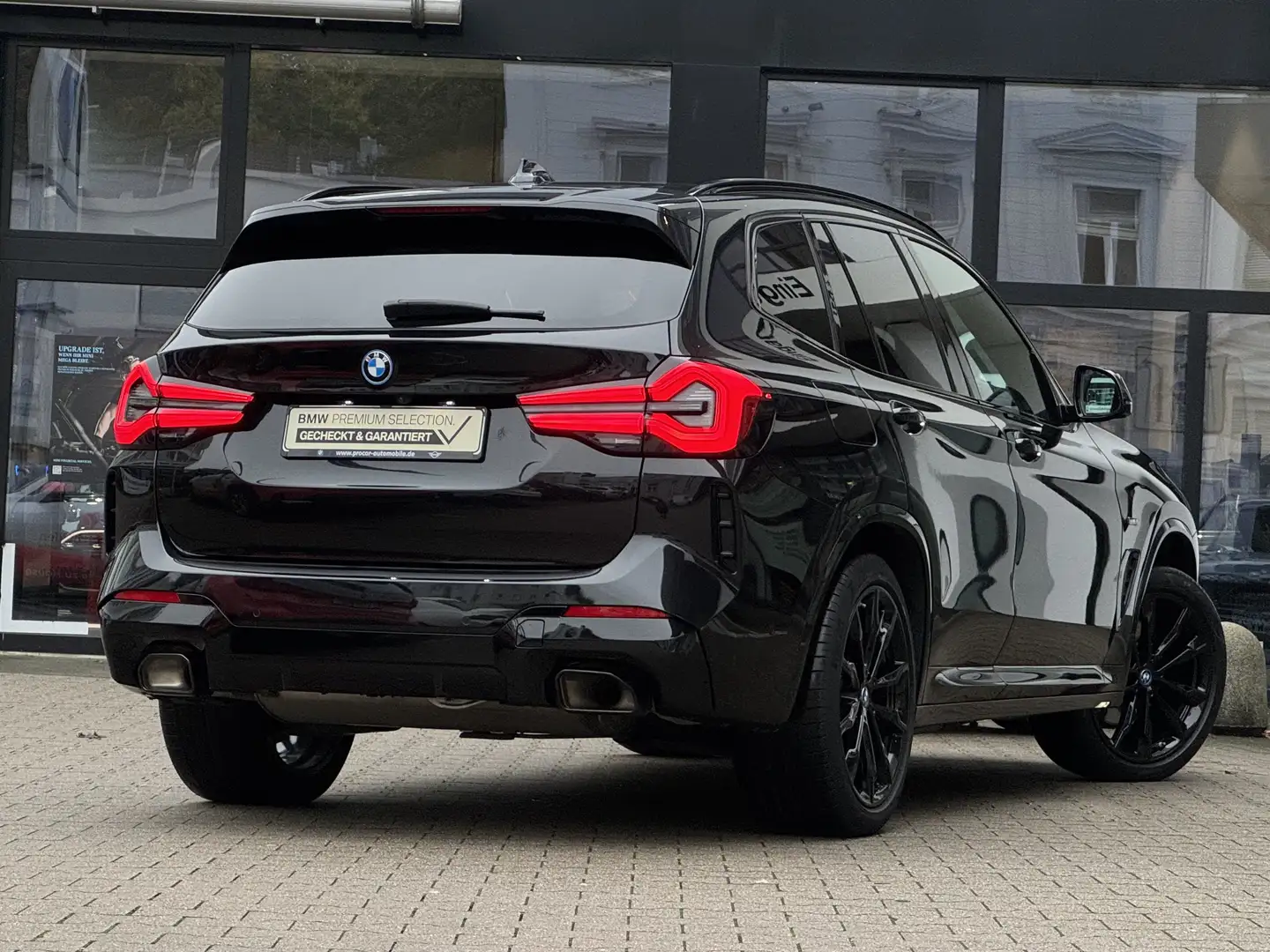 BMW X3 xDrive30e M Sport AdapLED DA PA RFK HiFi AHK Schwarz - 2