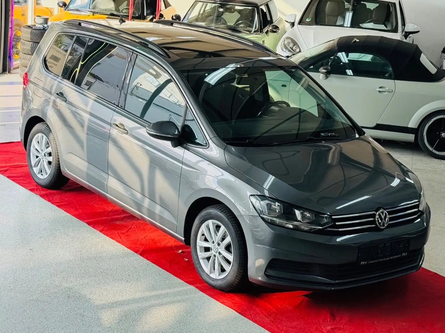 Volkswagen Touran Comfortline BMT/Start-Stopp -DSG Grau - 1
