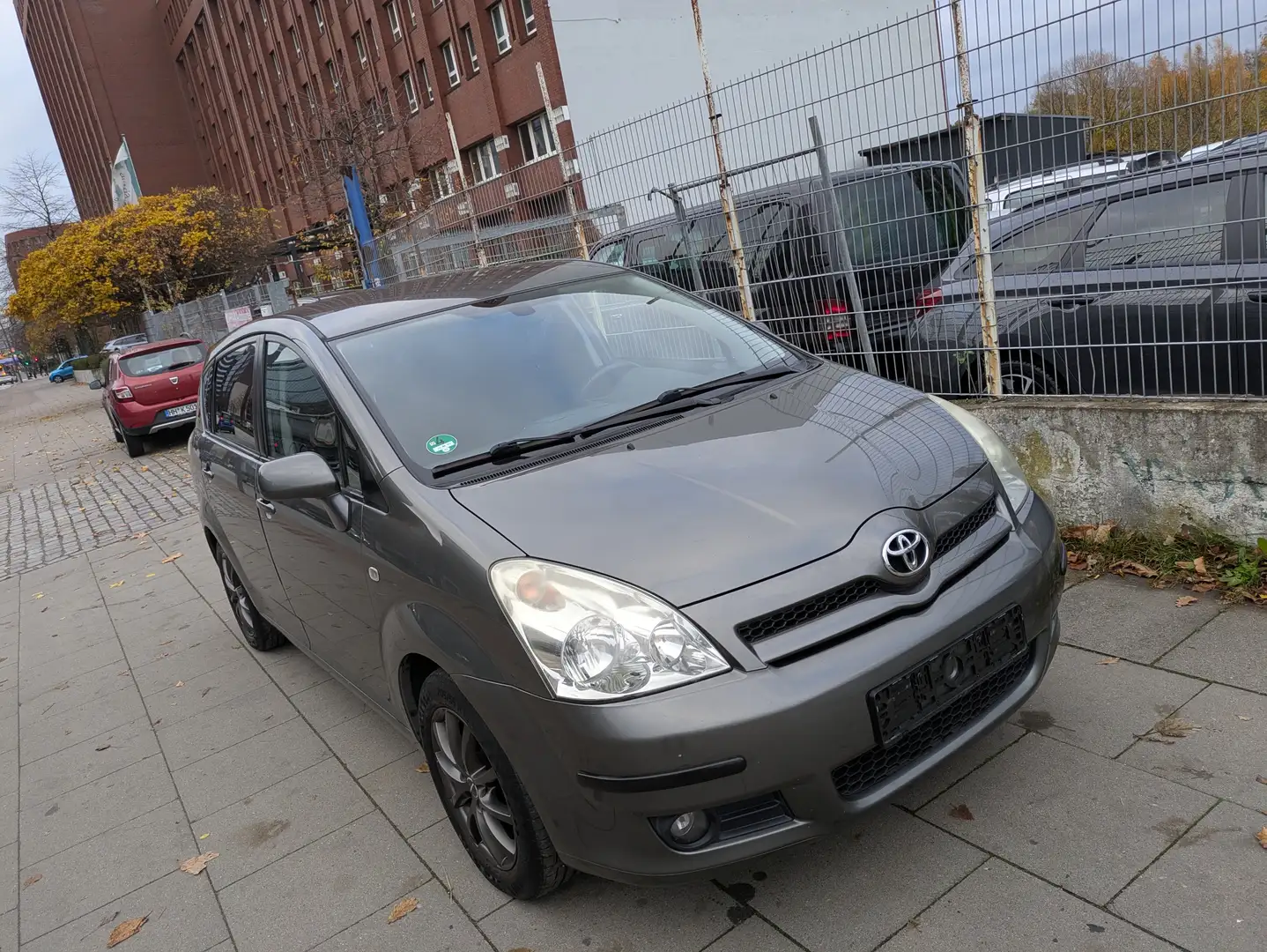 Toyota Corolla Verso 1.8 Sol Grau - 1