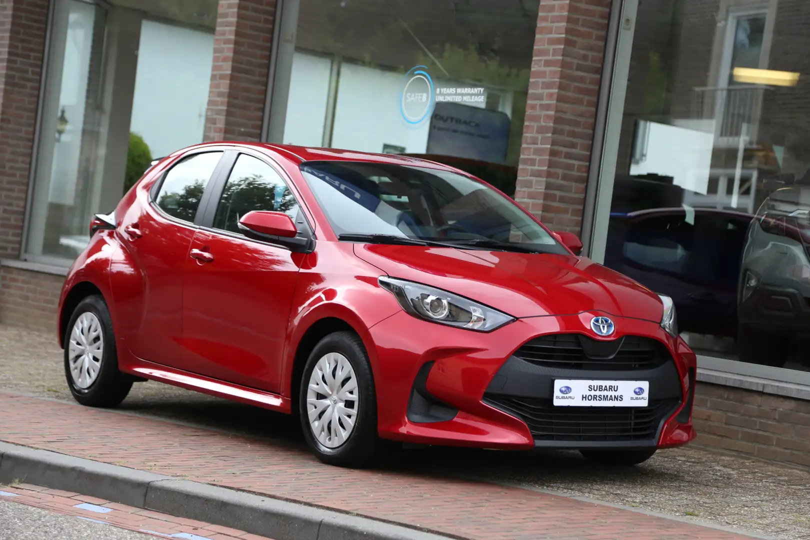 Toyota Yaris 1.5 Hybrid Comfort Navi Camera ACC Rood - 2