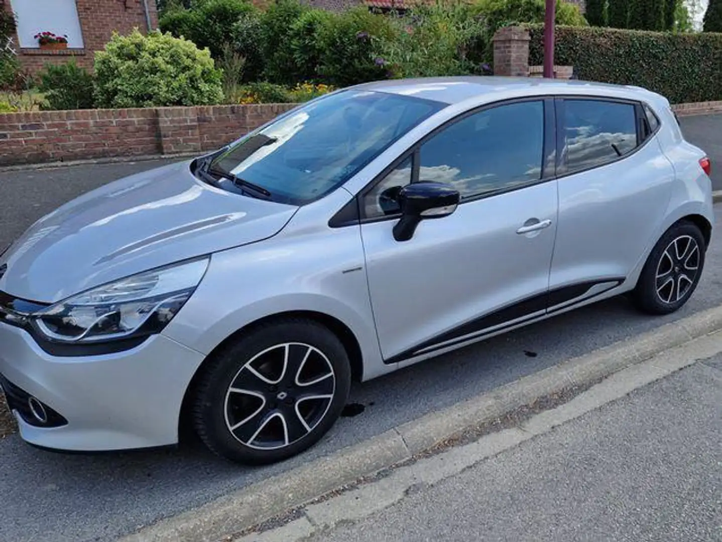 Renault Clio IV dCi 90 Energy eco2 Limited 82g Gris - 1
