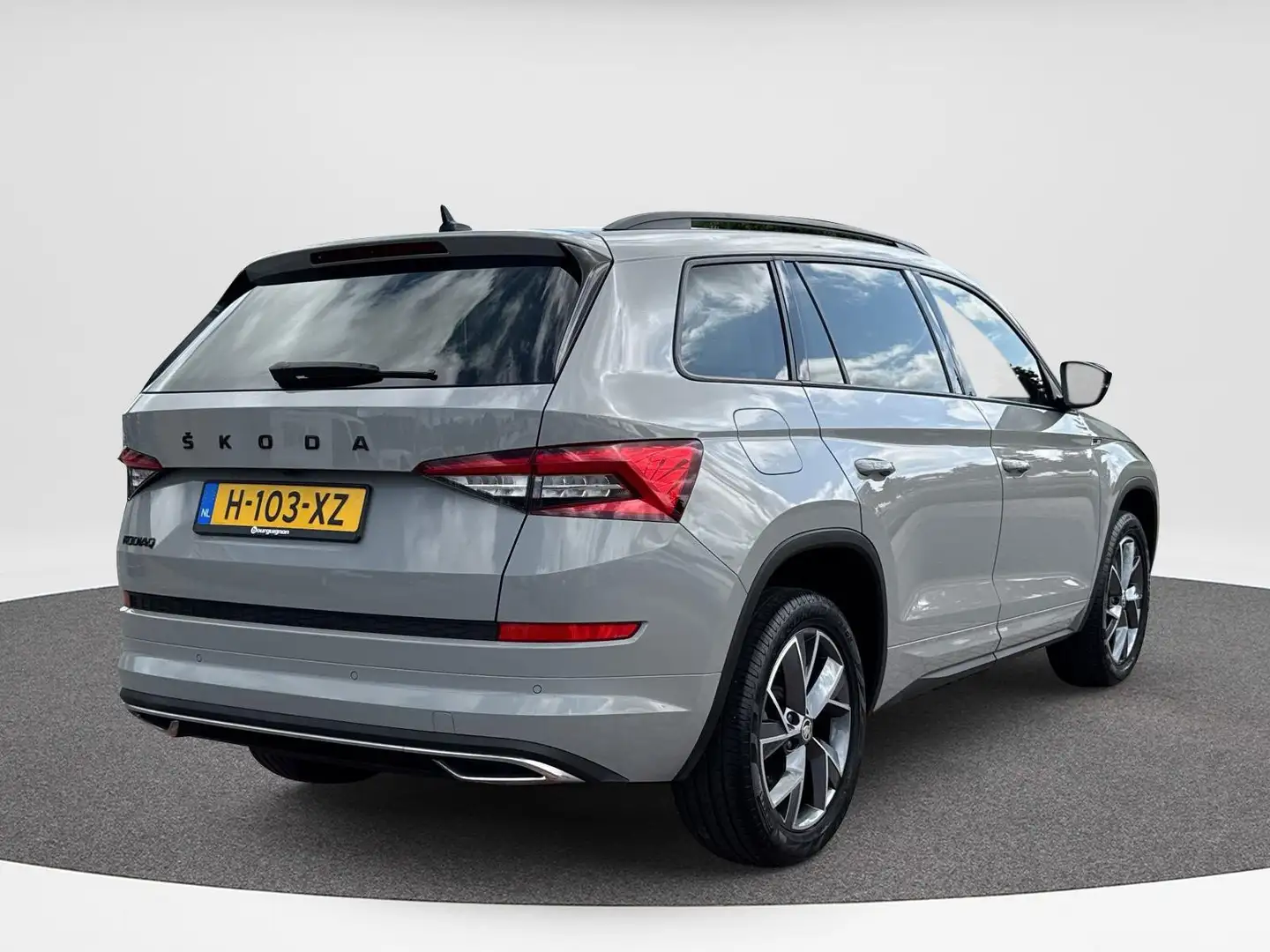 Skoda Kodiaq 1.5 TSI Sportline Business 7p. | 150Pk | Automaat Grijs - 2