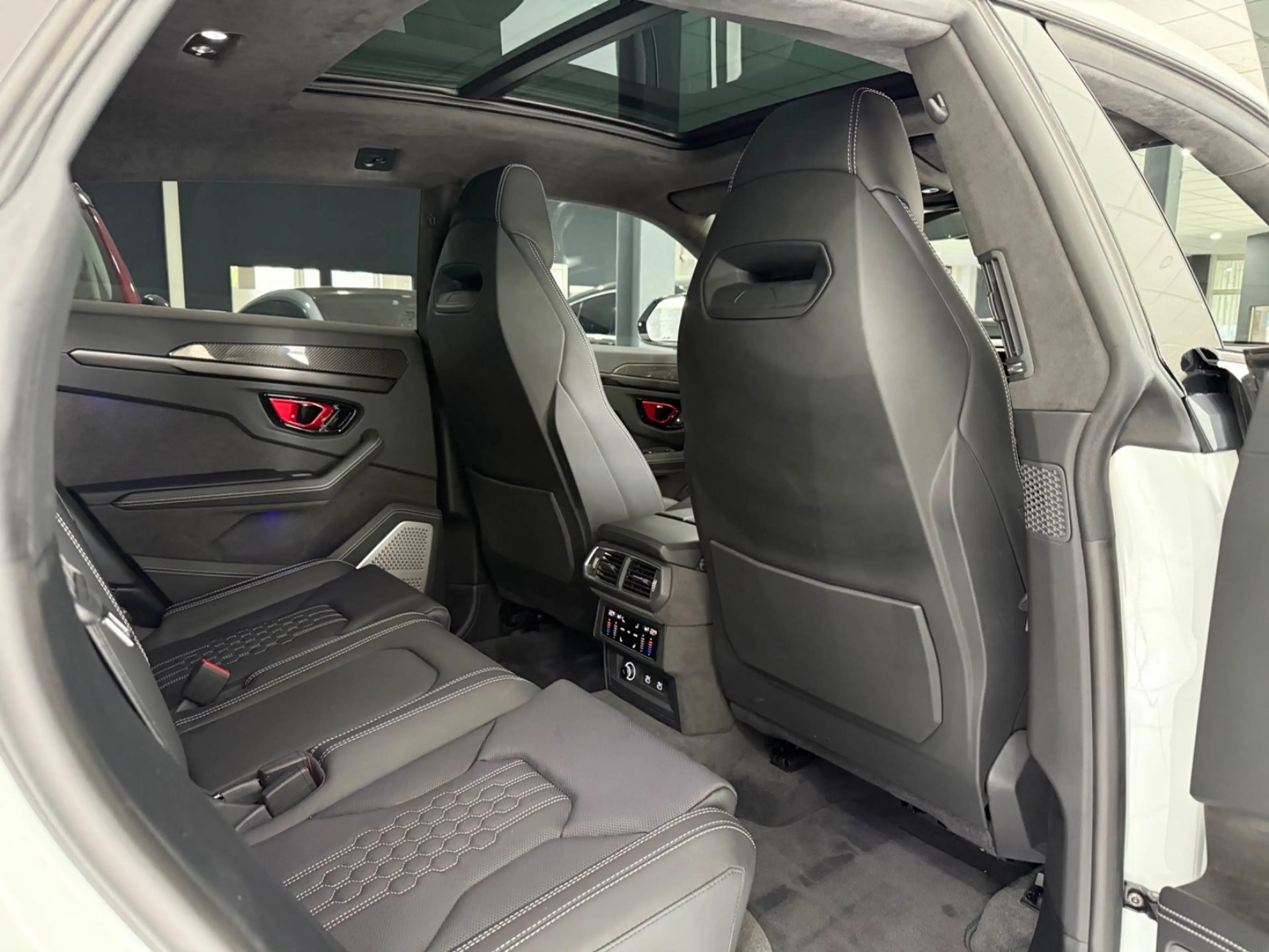 Lamborghini Urus SE *PANO*MASSAGE*360*B&O 3D*23"*CARBON* — photo 9