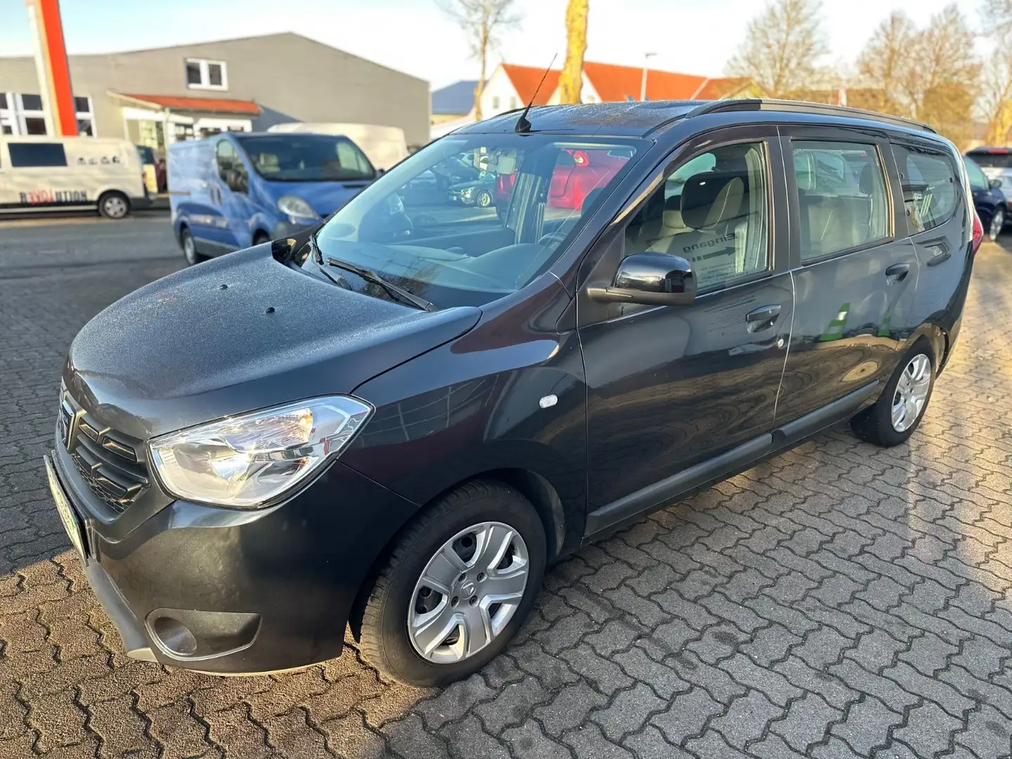 Dacia Lodgy Comfort/7-SITZE/NAVI/SHZ/KAM/PDC/GJR Grau - 2