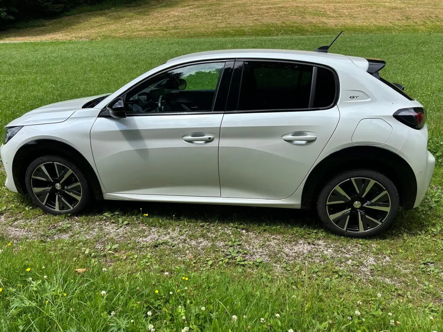 Peugeot 208 GT Weiß - 1