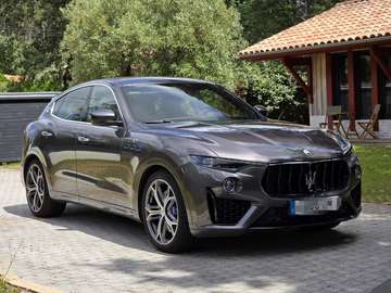 Levante (2) 2.0 L4 330 Hybrid GT