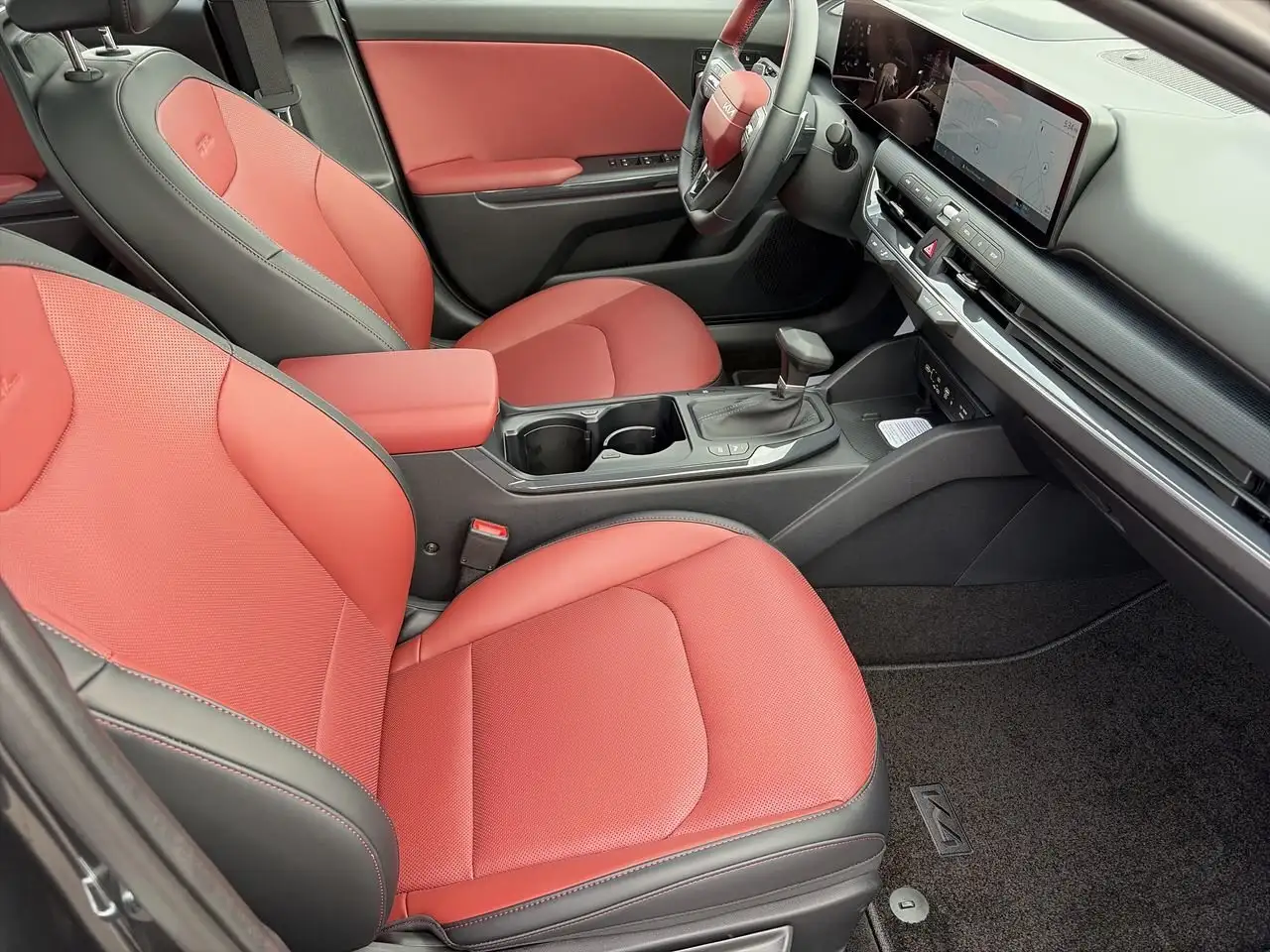 Kia K4 снимка Kia K4