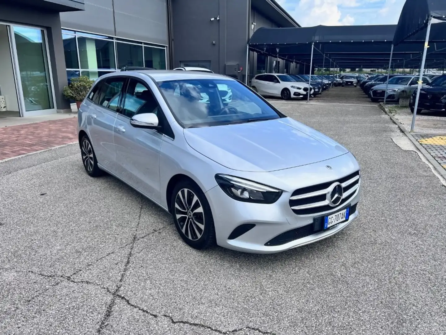 Mercedes-Benz B 180 d Automatic Business Extra Silber - 2