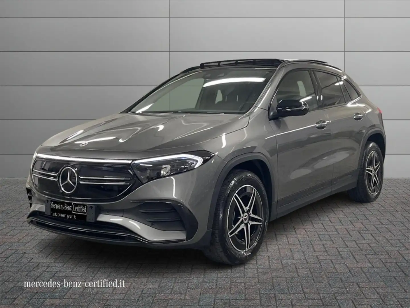 Mercedes-Benz EQA 250 250+ Premium Plus Grijs - 1