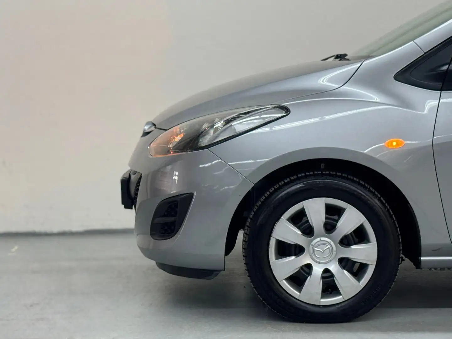 Mazda 2 1.3 Cool NW Koppeling NW Grote Beurt Lage Km Grau - 2