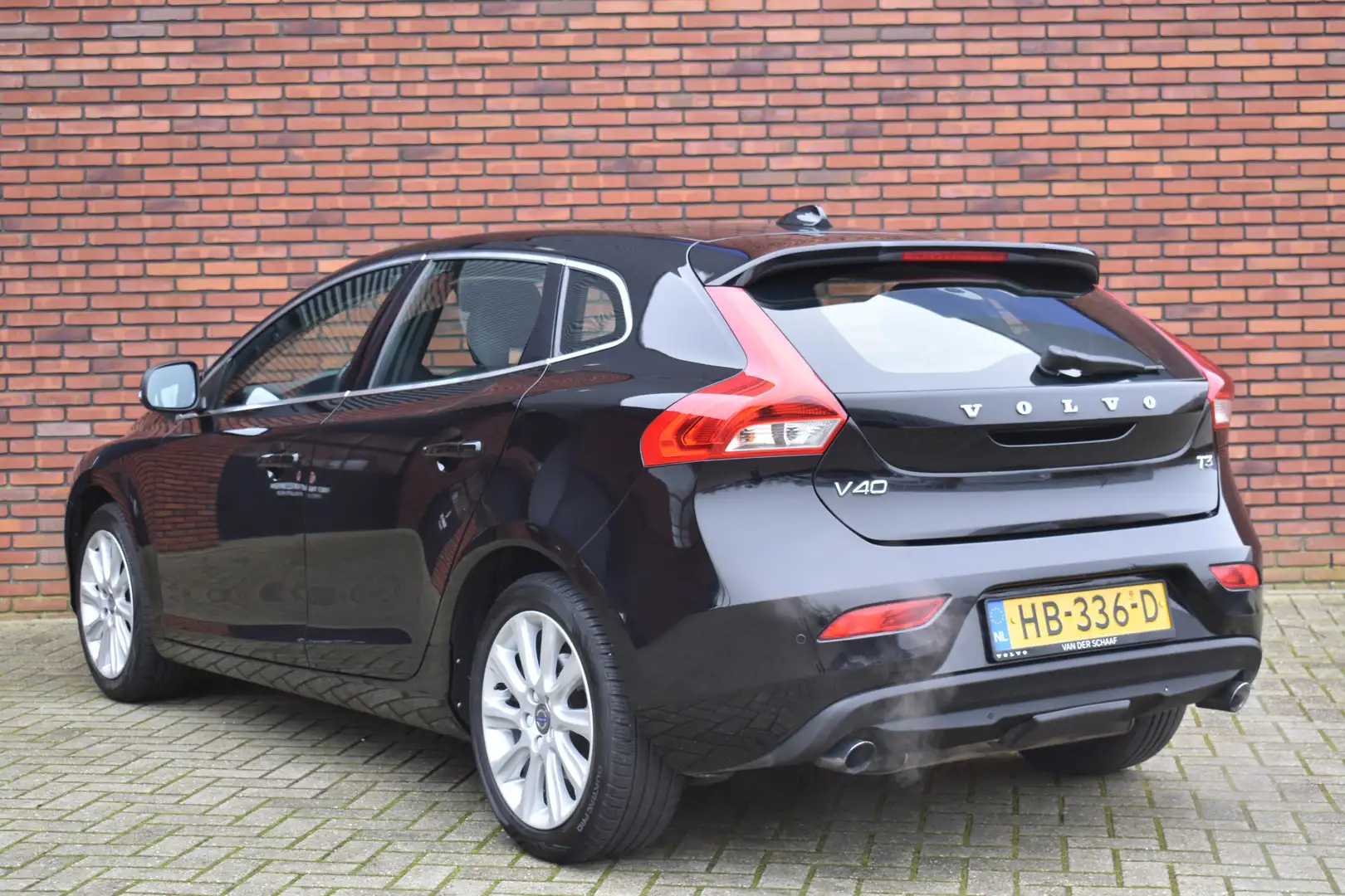 Volvo V40 T3 153PK Automaat Momentum | Business Pack Connect Noir - 2
